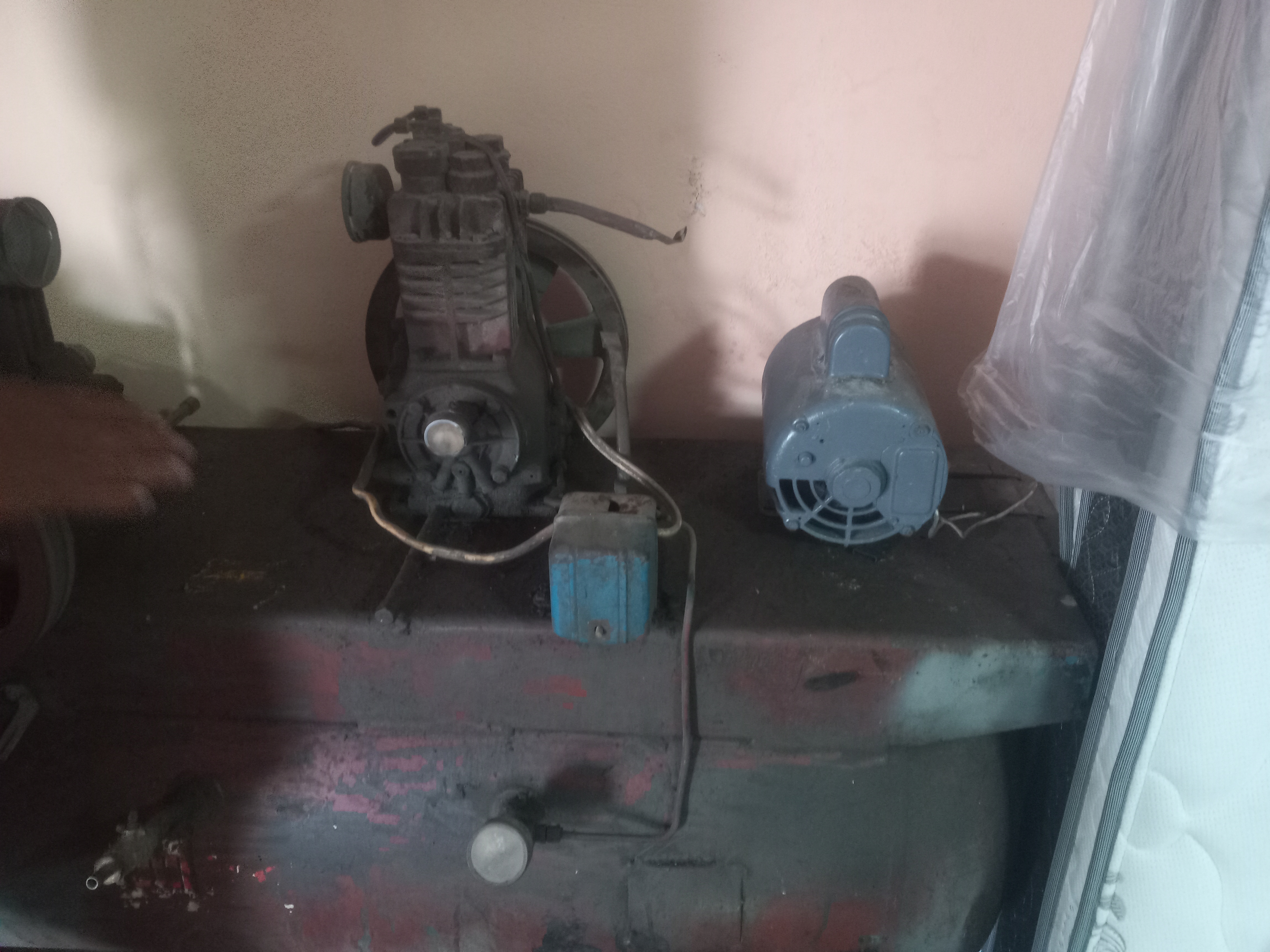 construccion e industrial - Compresor eléctrico industrial,  150 PSI , 80 Gls. 1