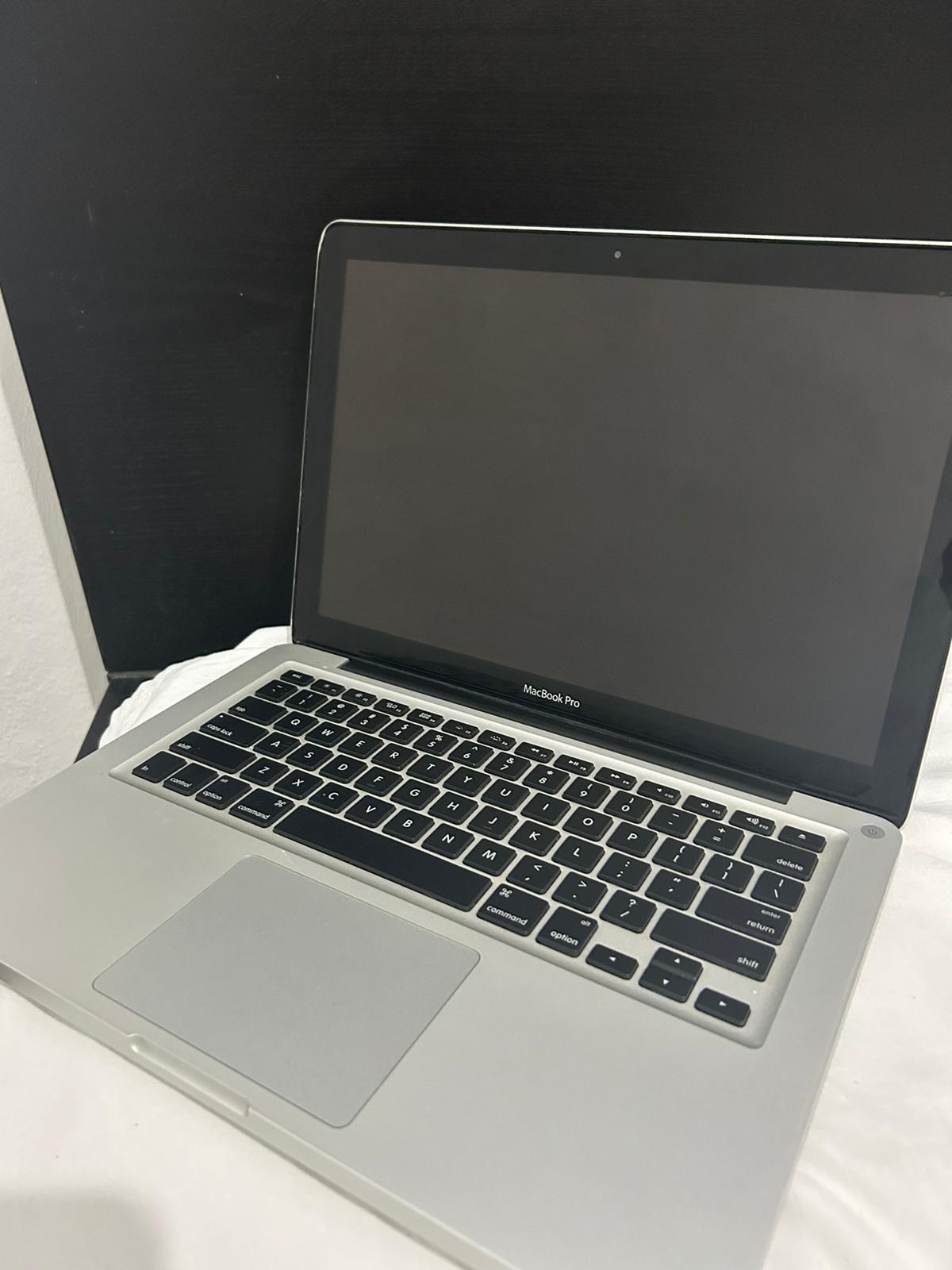computadoras y laptops - MacBook pro 2011 0