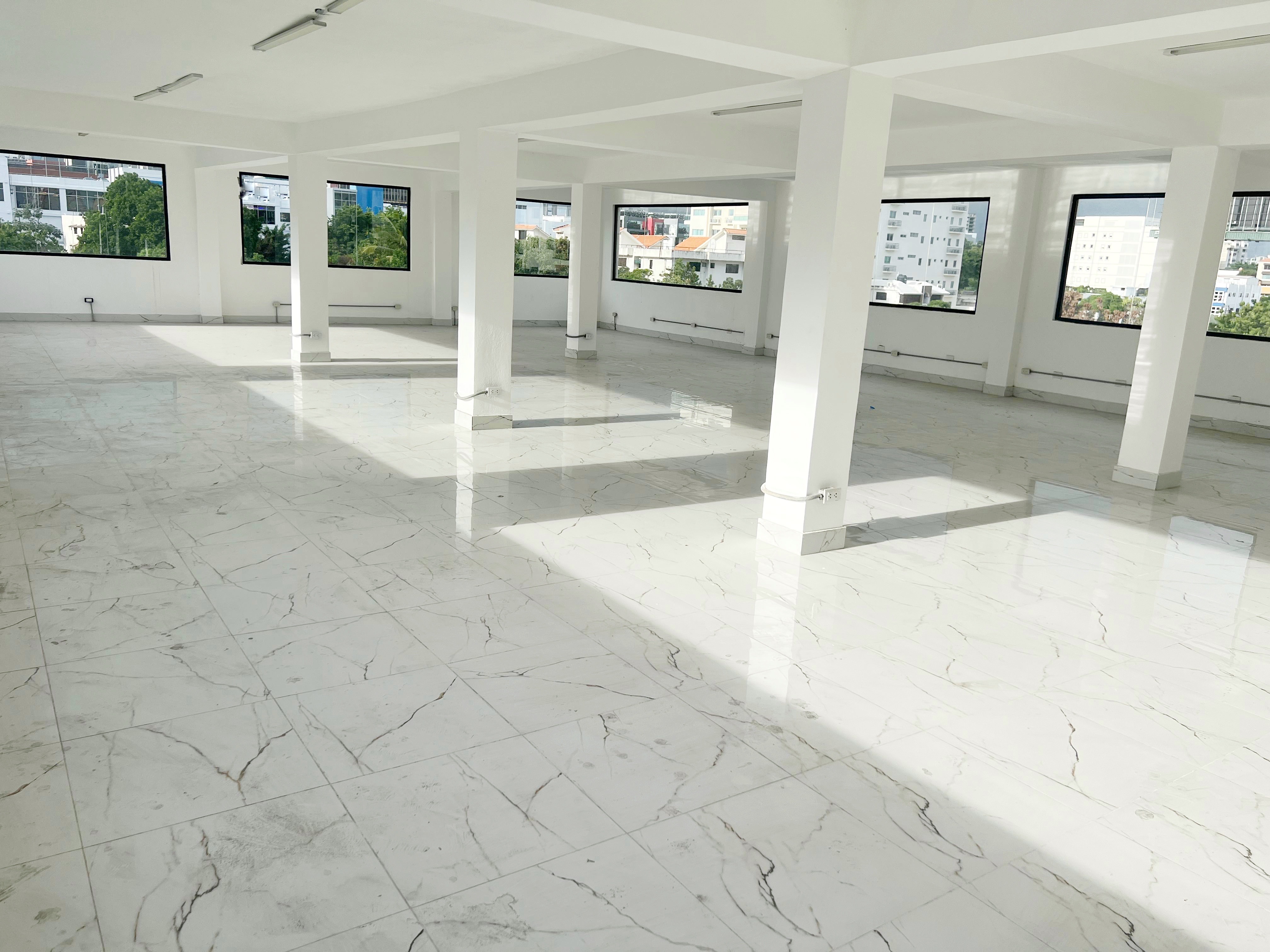 oficinas y locales comerciales - Local en Bella vista  1