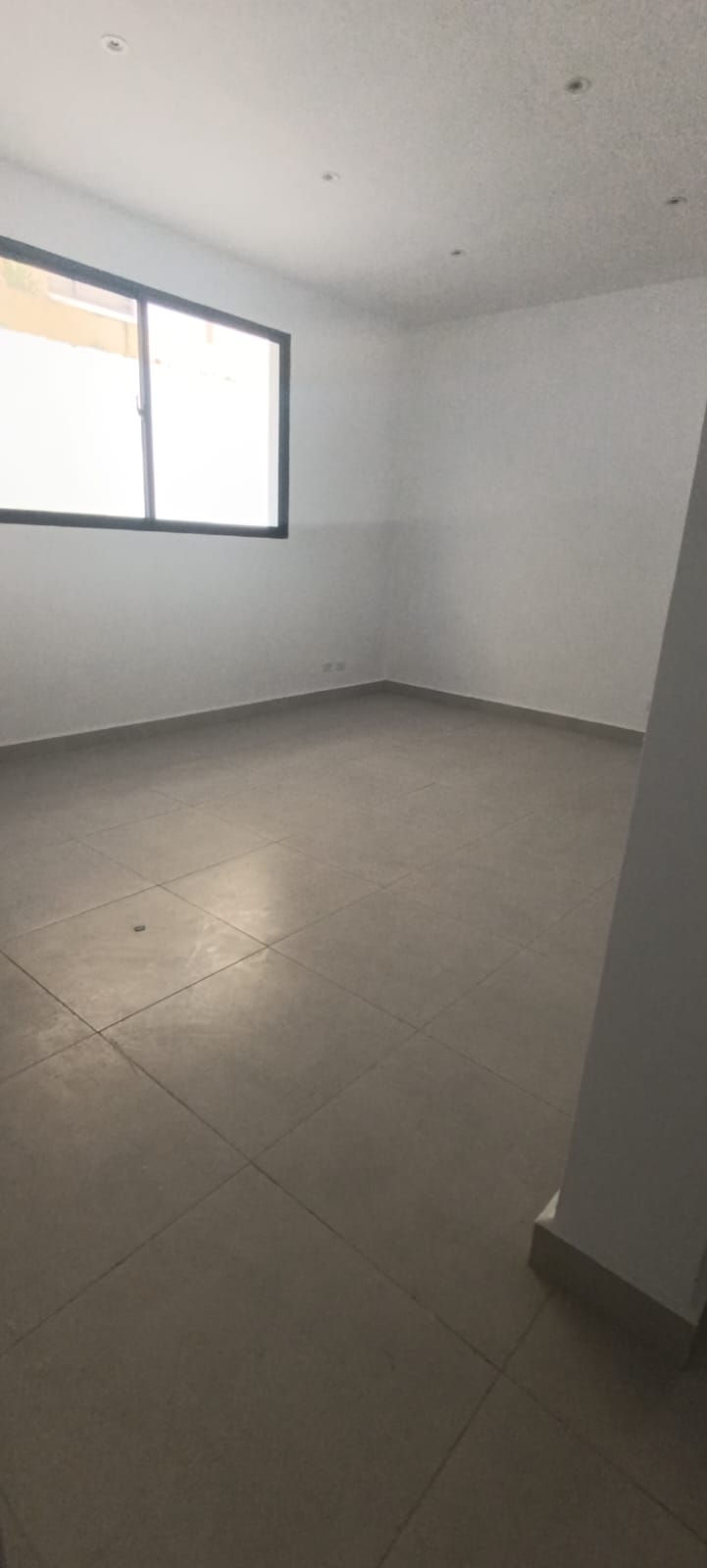 oficinas y locales comerciales - La Julia Excelen Local en Primer nivel con Terraza 3