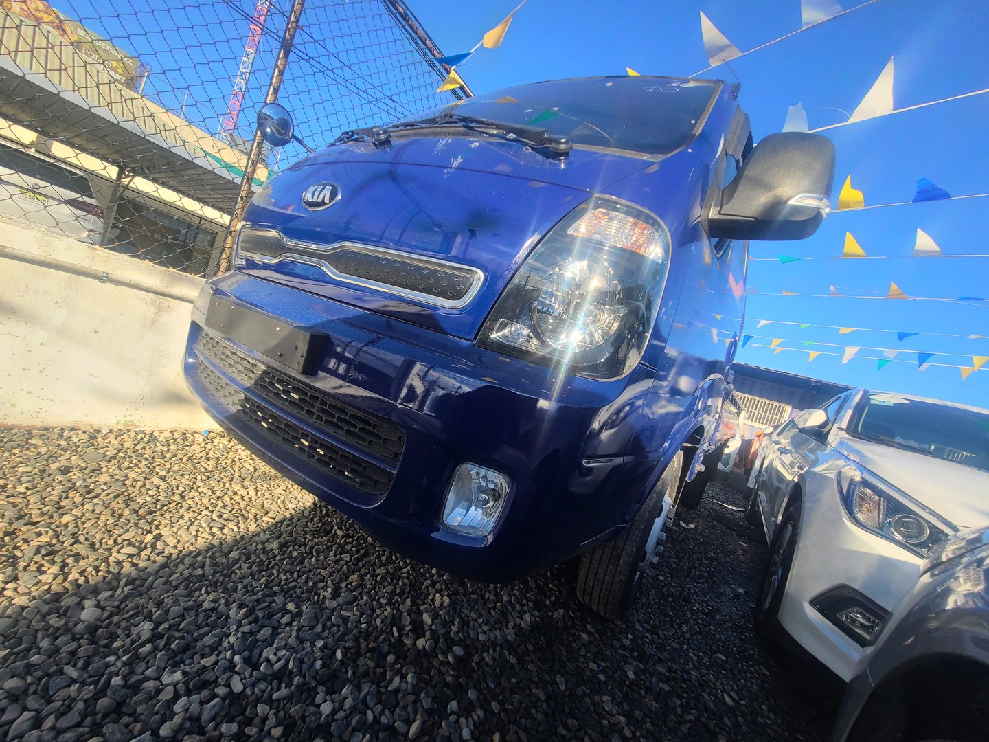 camiones y vehiculos pesados - KIA BONGO 2017 AZUL 3