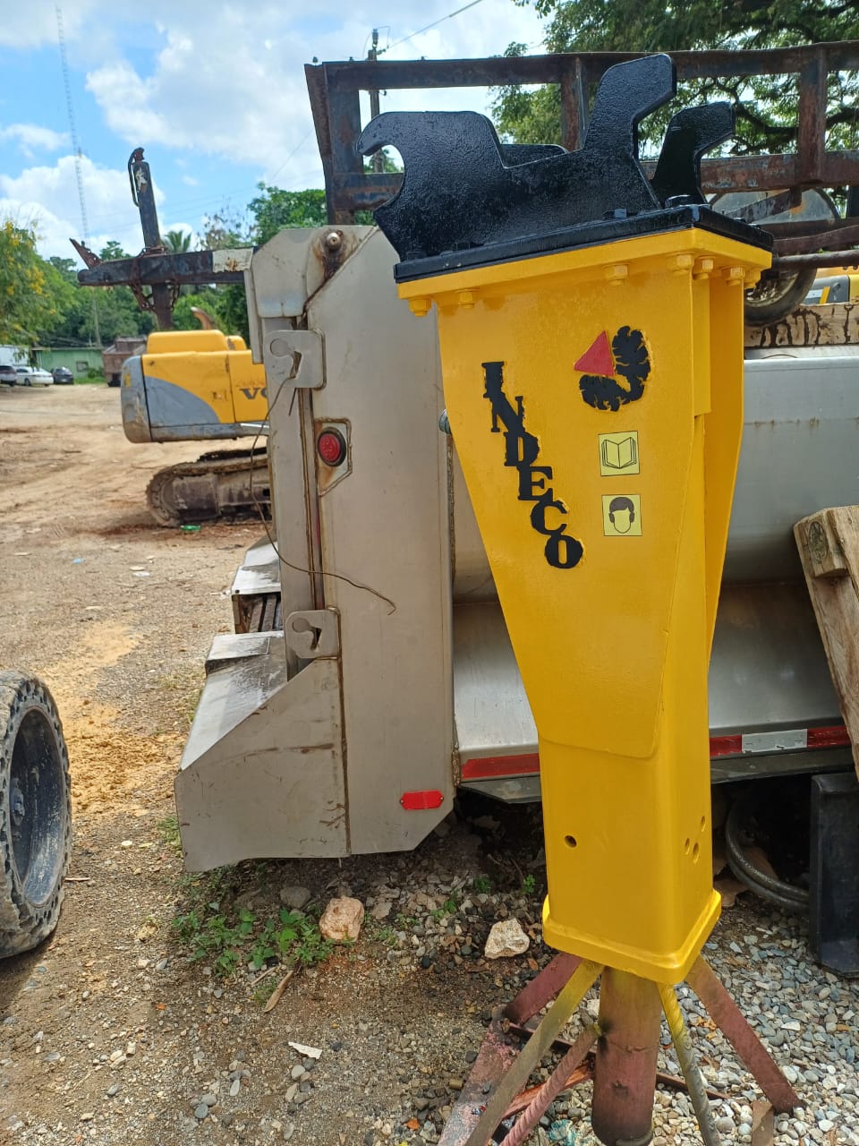 equipos profesionales - Martillo hidráulico. INDECO 0