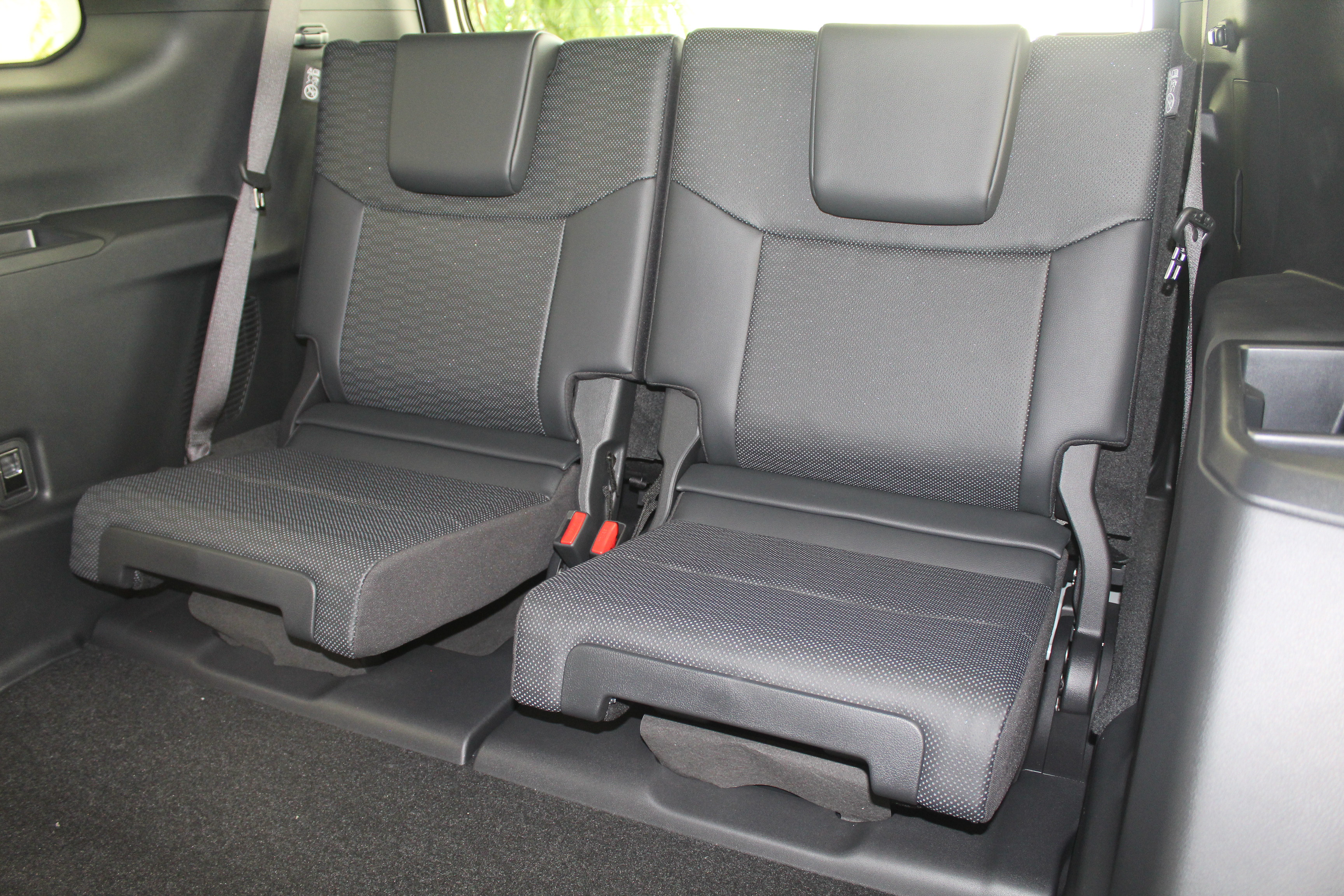 jeepetas y camionetas - Toyota Land Cruiser Prado Al Rounder 2025 1