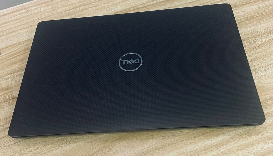 computadoras y laptops - Laptop Dell Latitude7400 Intel core i7 16GB RAM 0