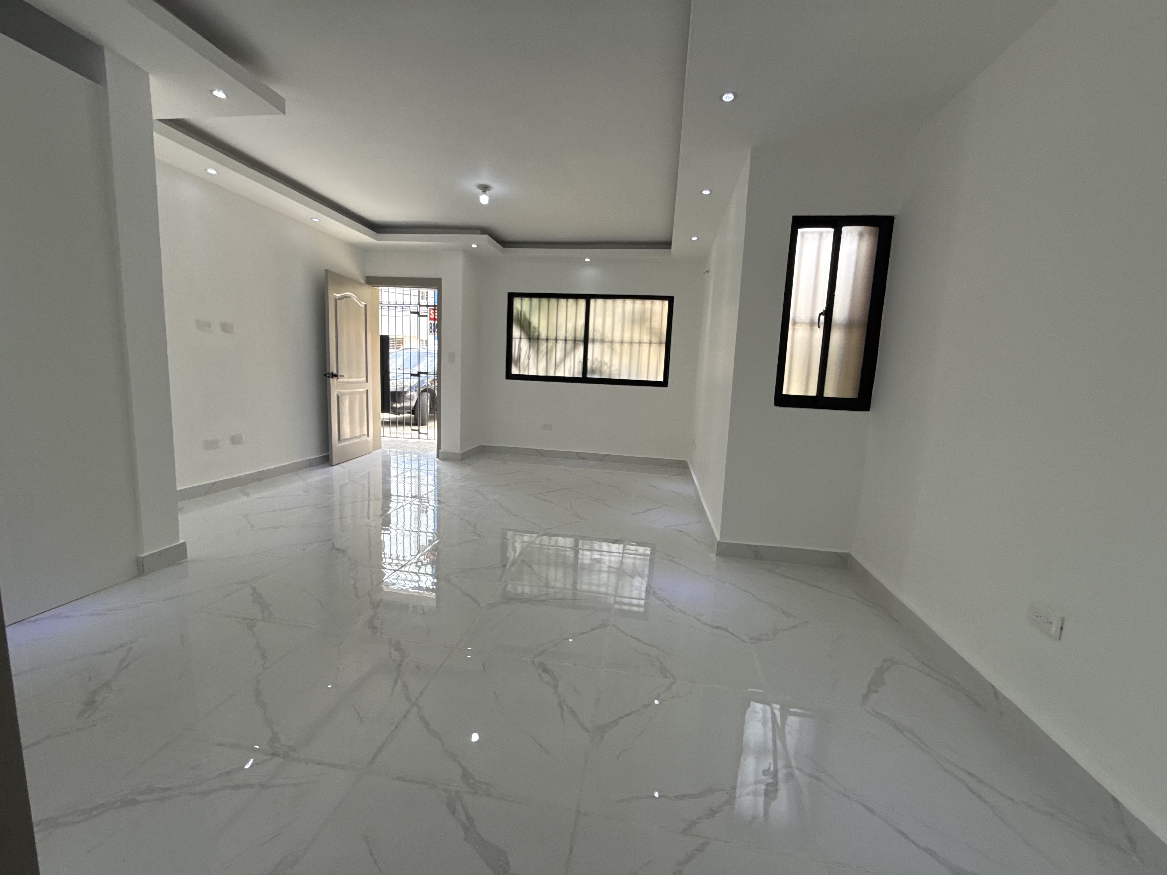 apartamentos - Vendo independencia klm 7 primer nivel 70 mtrs una 1