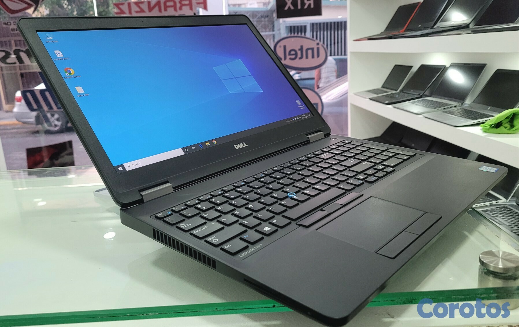 computadoras y laptops - Dell 5570 17 Pulg Core i7 6th Gen Ram 16gb ddr4 Disco SSD 512GB SSD ATY RADEON  1