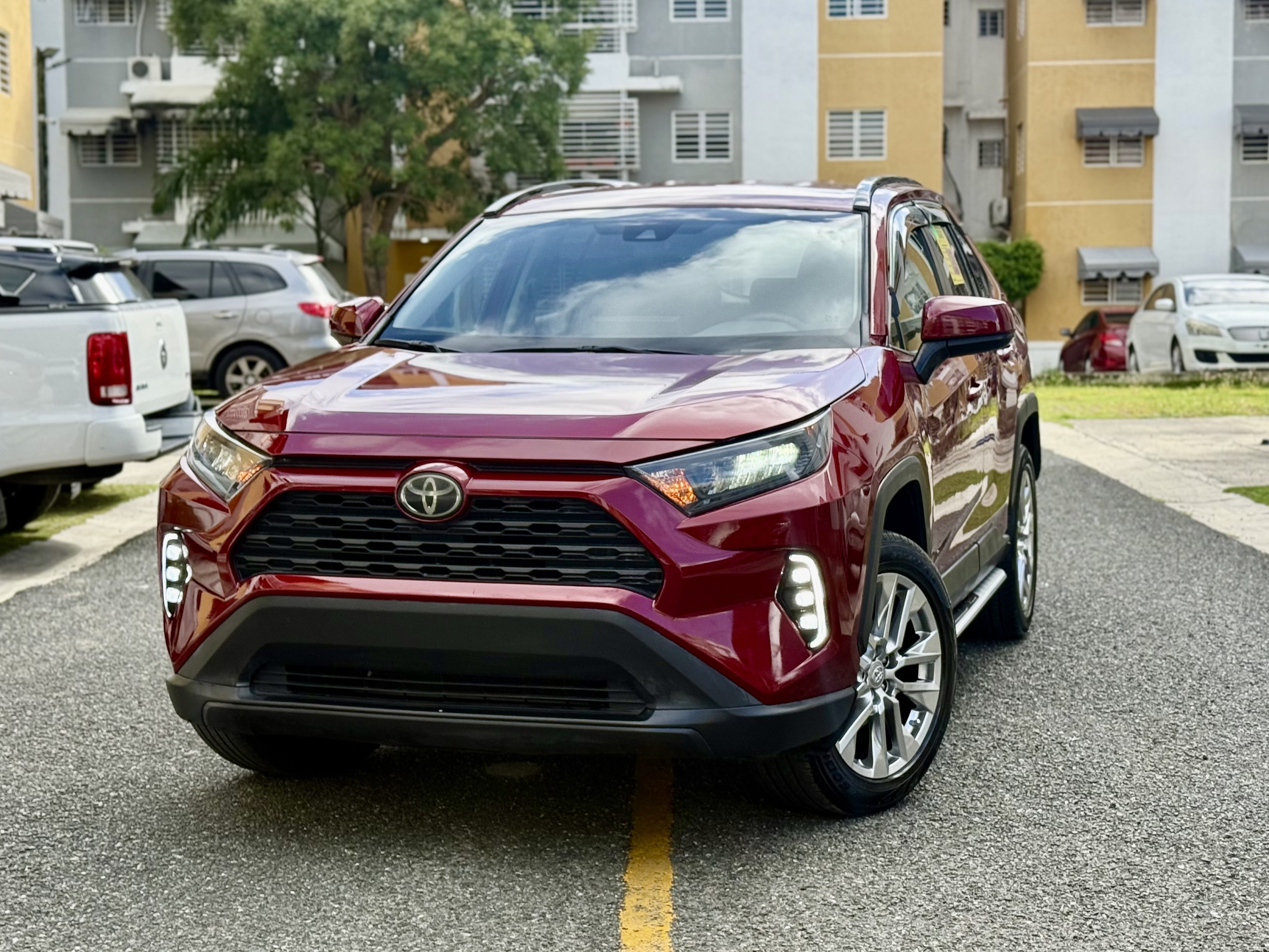 jeepetas y camionetas - Toyota Rav4 2020 LE Plus 0