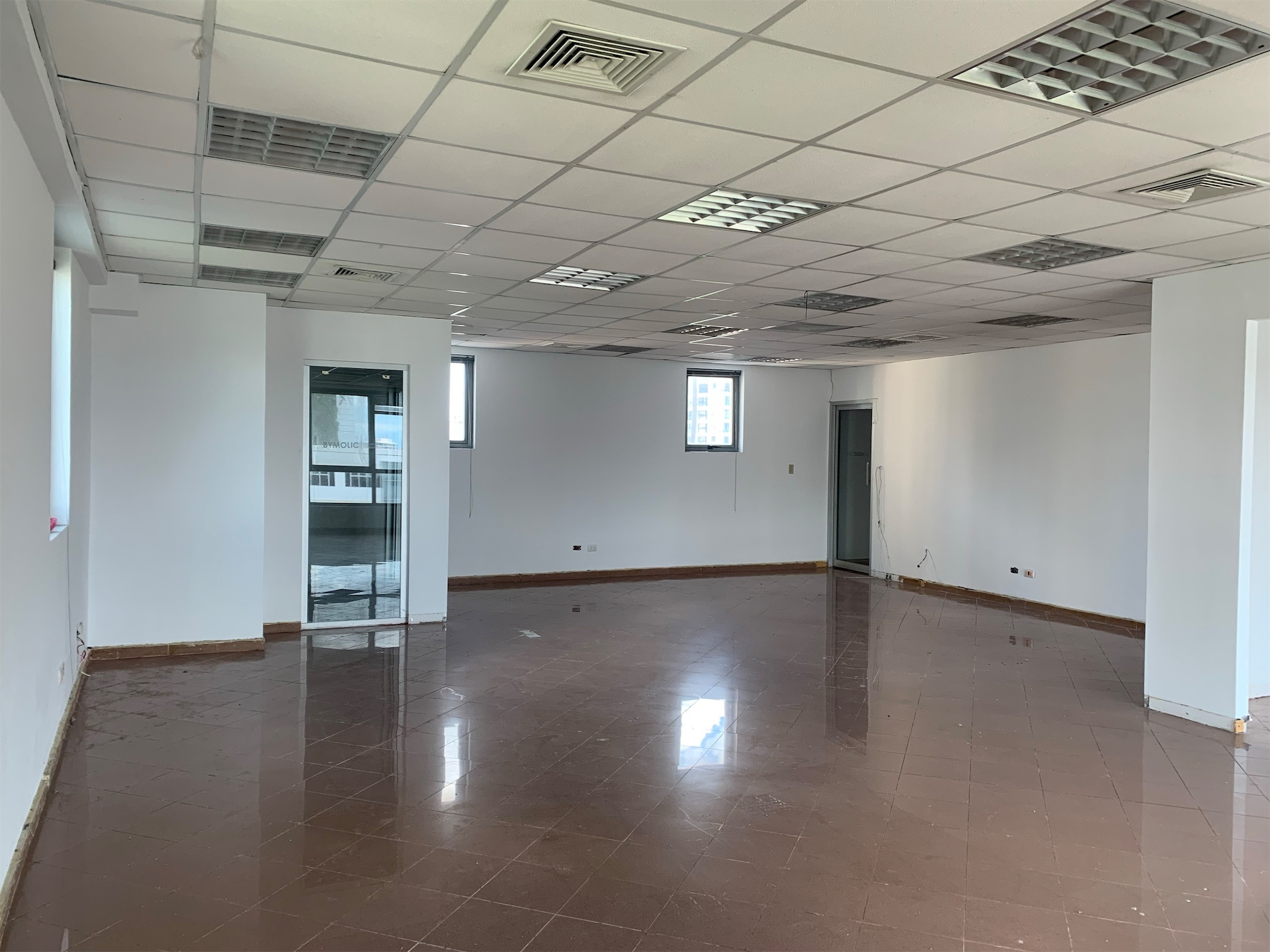 oficinas y locales comerciales - Oficina  en zona céntrica 2