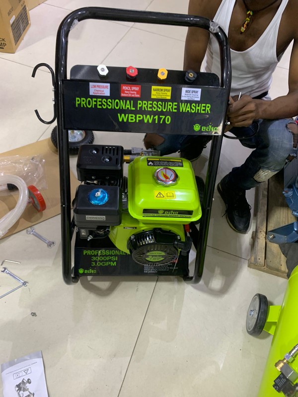 equipos profesionales - Maquina Hidrolavadora presión gasolina 3000 psi