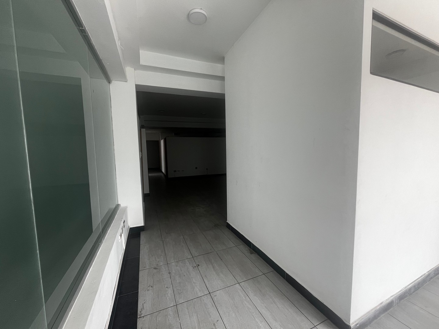 oficinas y locales comerciales - Oficina Alquiler Naco de 120 m2. Segundo Nivel  1