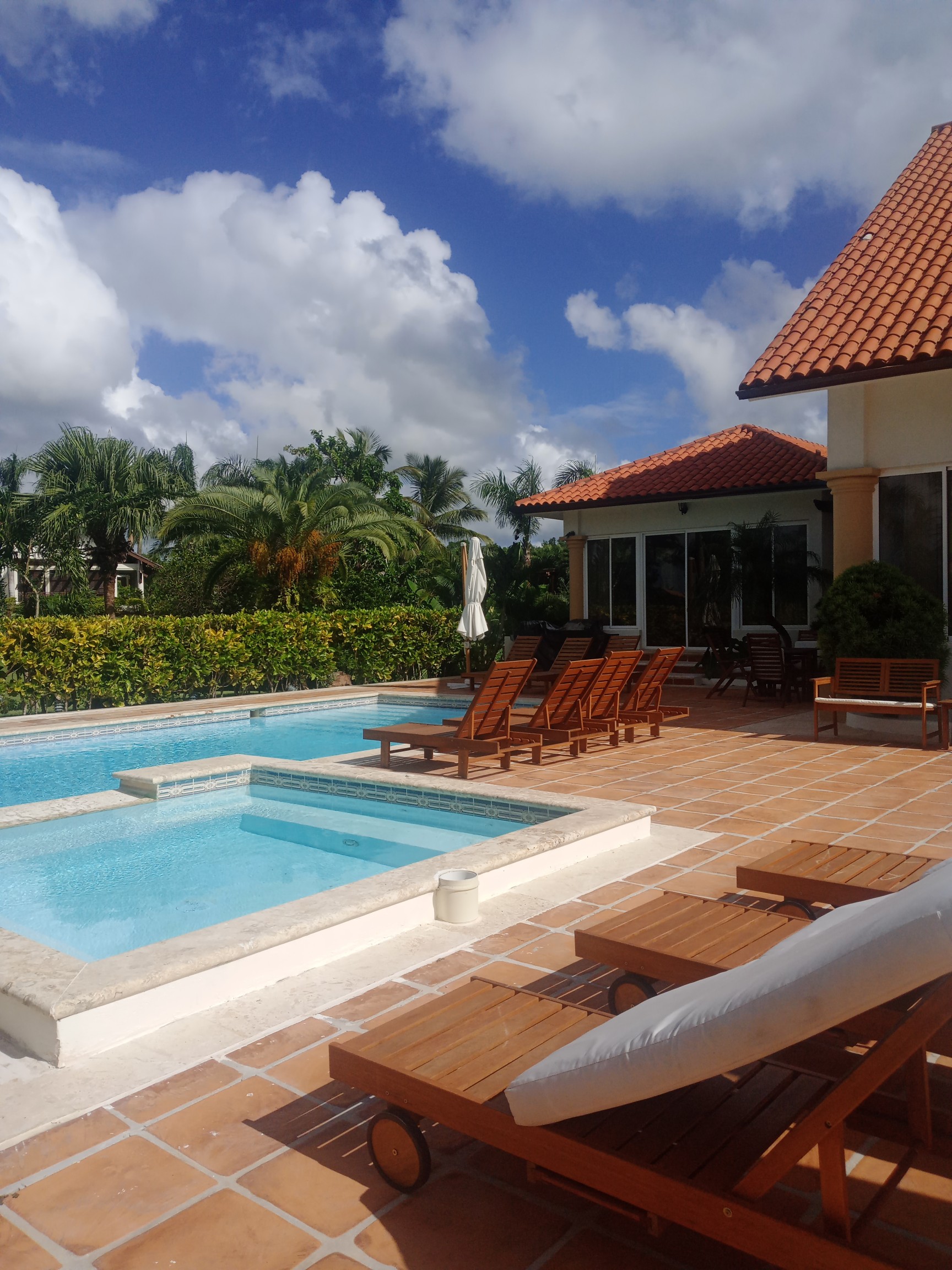 casas vacacionales y villas - Casa de campo villa, en un cul de sac, privacidad con más de 10 parqueos 3