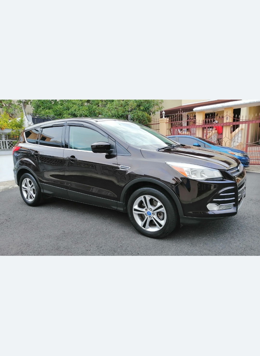 jeepetas y camionetas - Ford Escape SE 4WD 13 Traspaso Incluidos  5