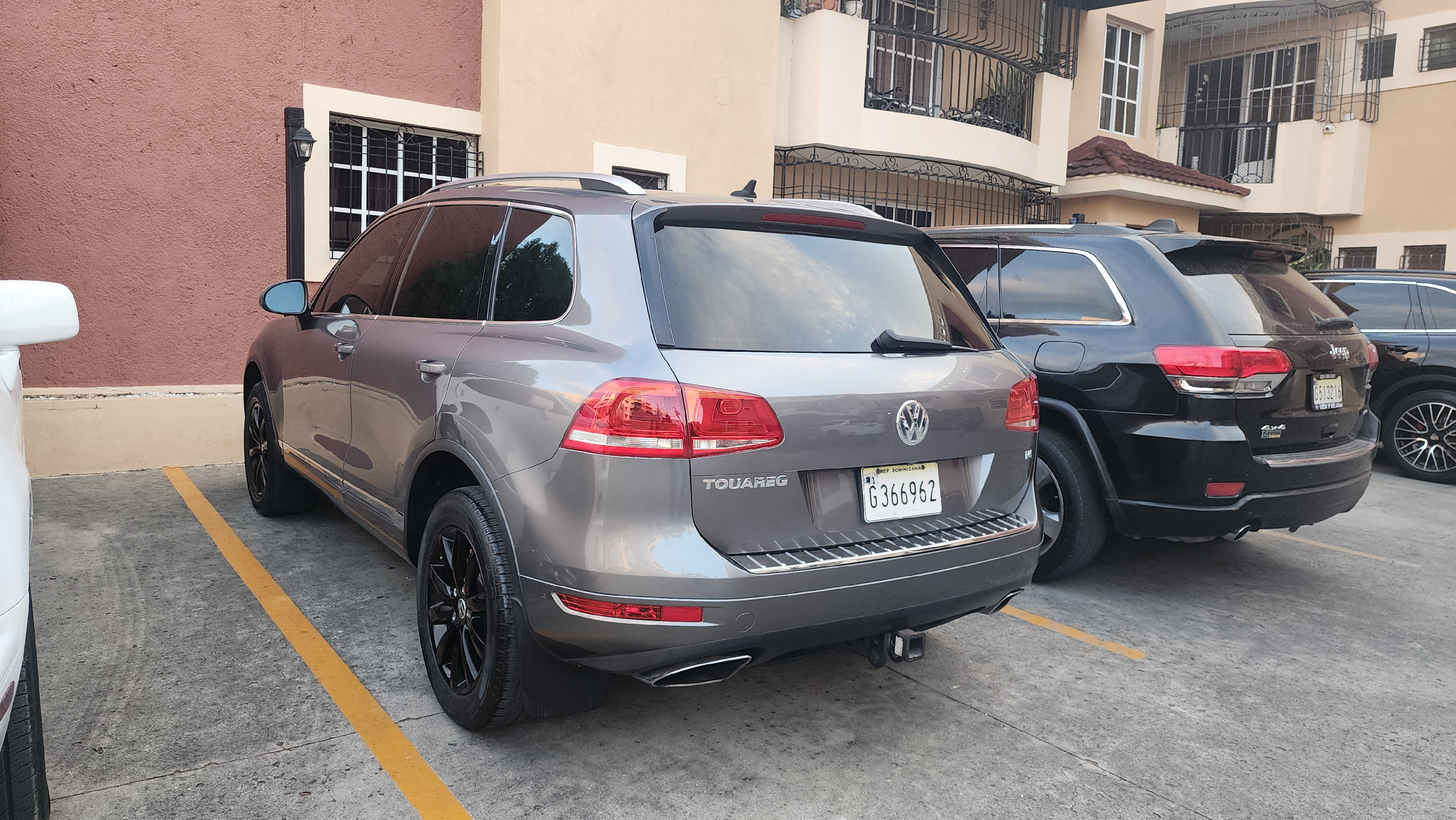 jeepetas y camionetas - volkswagen tuareg 2012 1