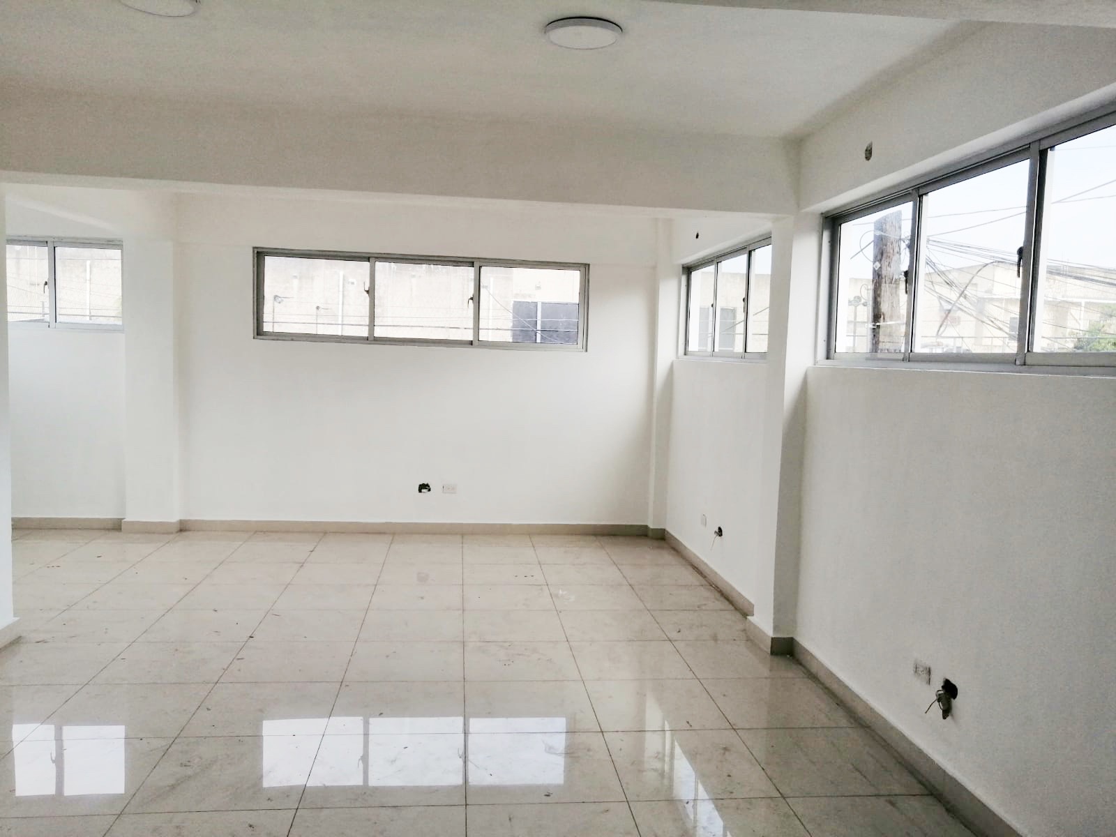 oficinas y locales comerciales - Local amplio y céntrico  5