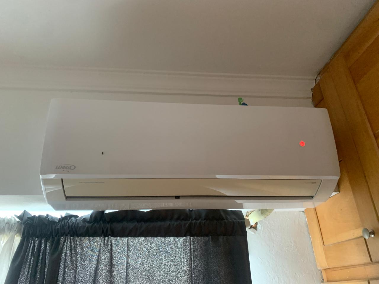 aires acondicionados y abanicos - Aire acondicionado split LENNOX 12.000 BTU