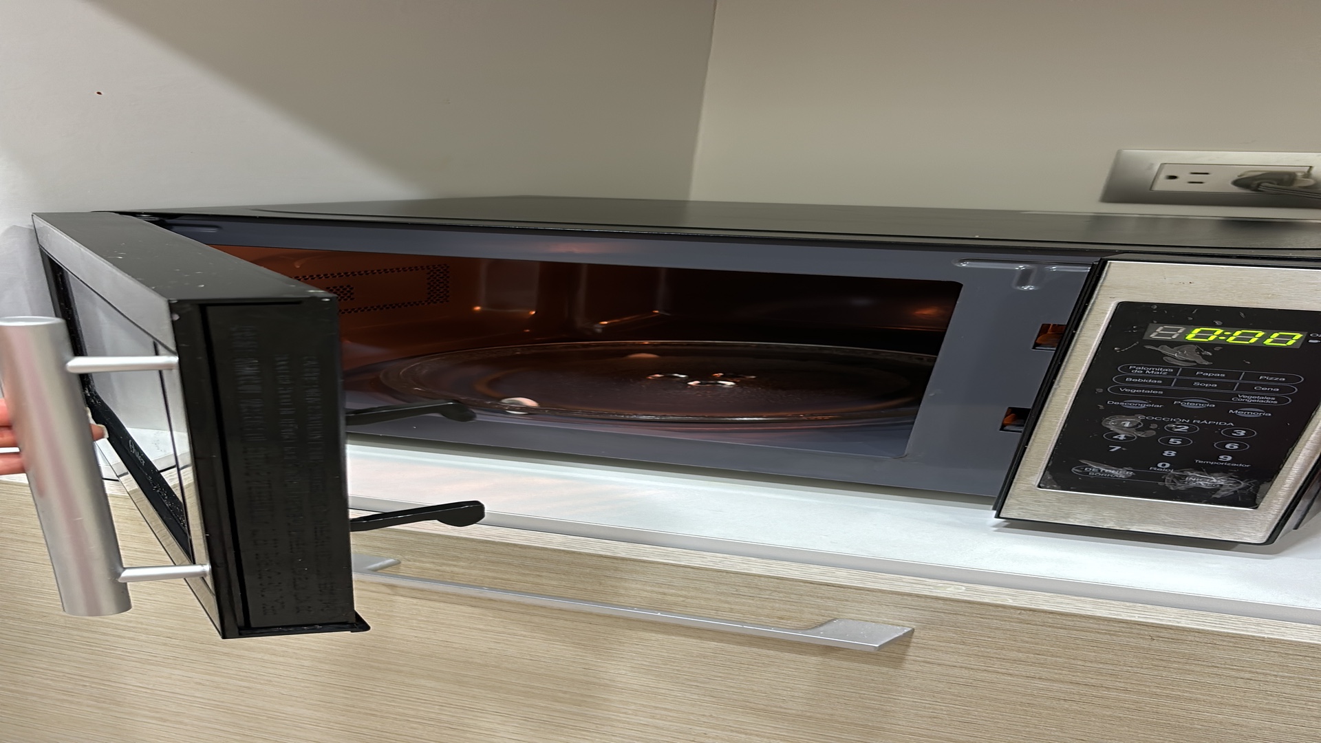 cocina - Microondas usado marca Oster  1