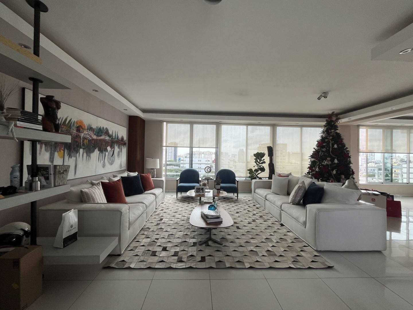 apartamentos - Penthouse en venta en Naco de 3 niveles con amplia vista a la ciudad
 0