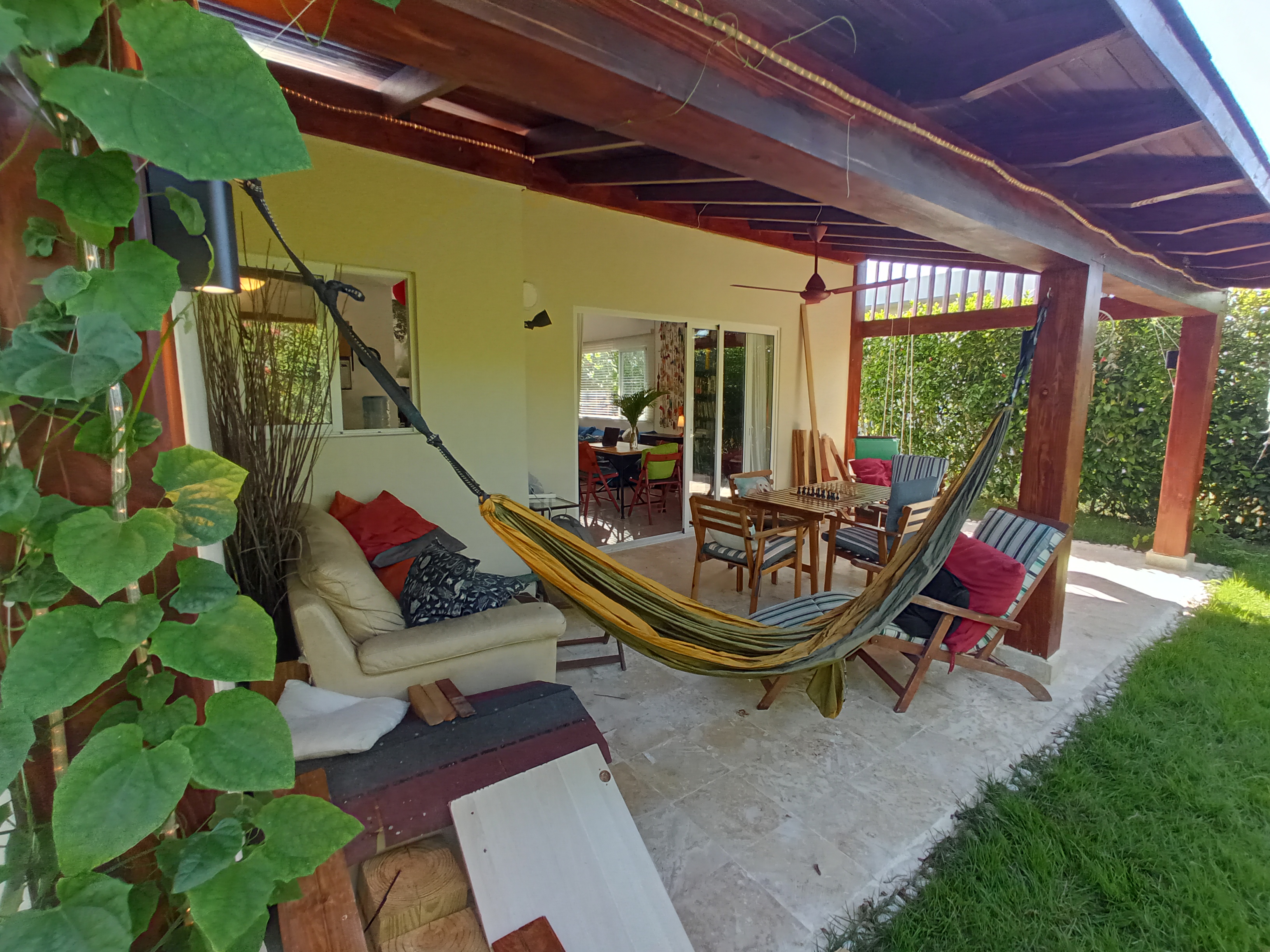 muebles y colchones - vendo hermosa casa en Punta cana 5