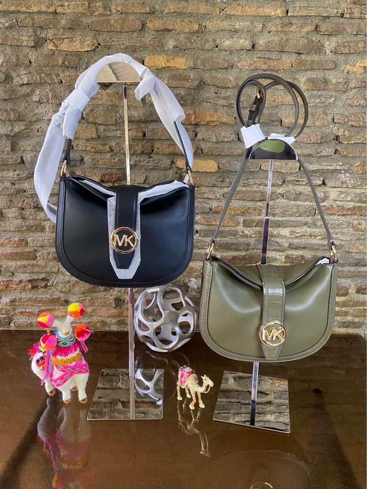 carteras y maletas - Michael Kors Cartera Gabby Small Hobo Crossbody Bag.