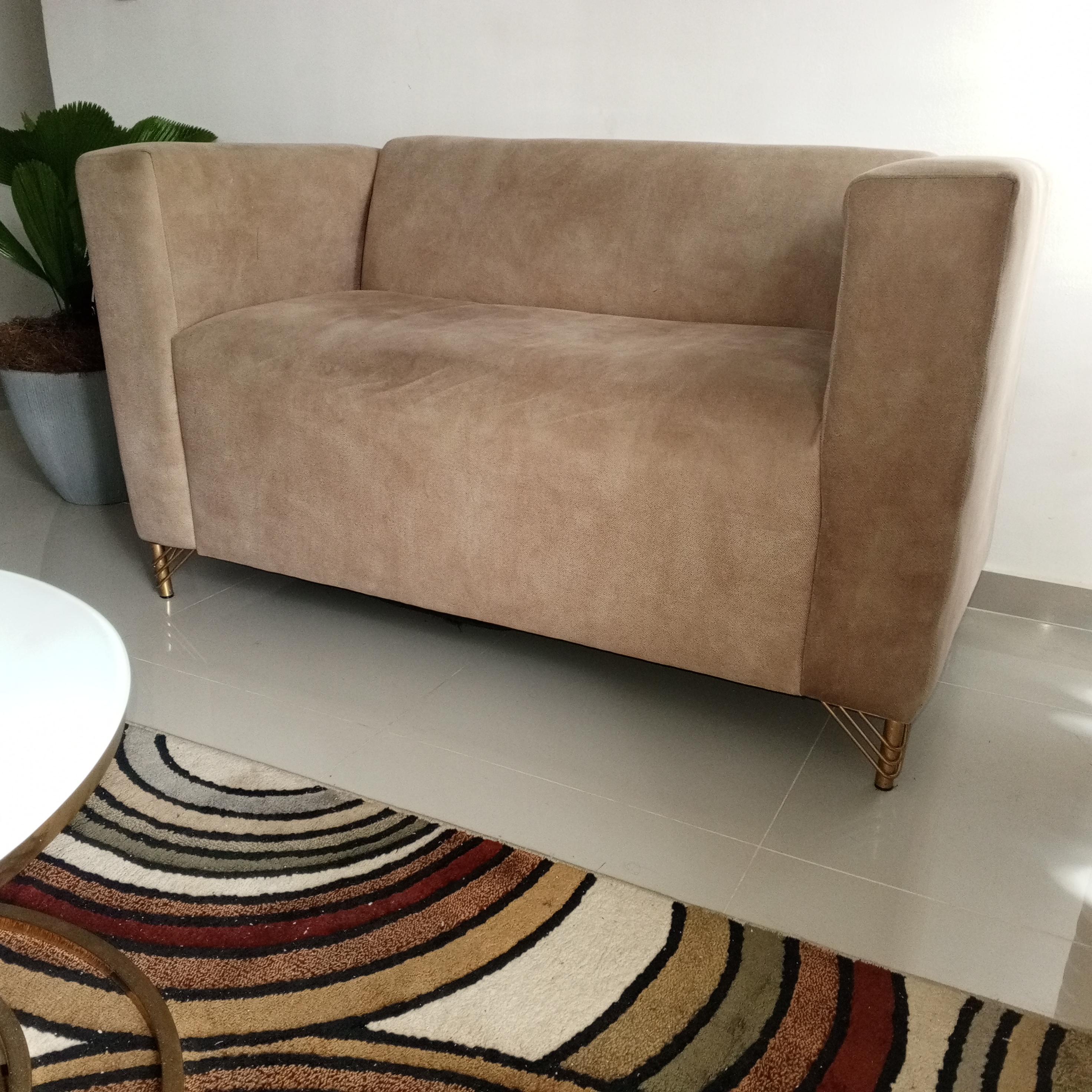 muebles y colchones - Sofa color crema súper cómodo  2