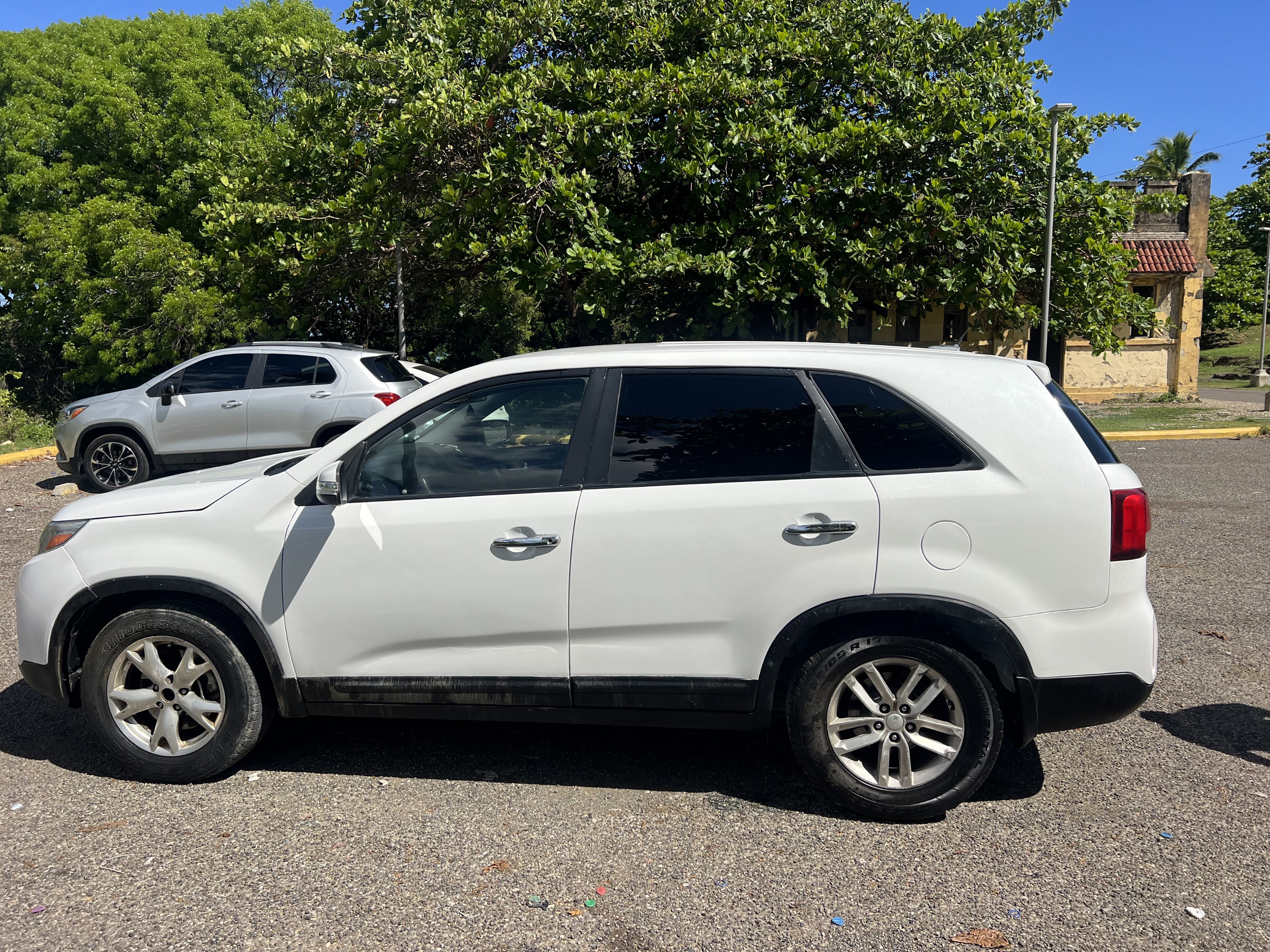 jeepetas y camionetas - VENDO KIA SORENTO DE OPORTUNIDAD
2 meses de garantía para el motor y transmisión 1