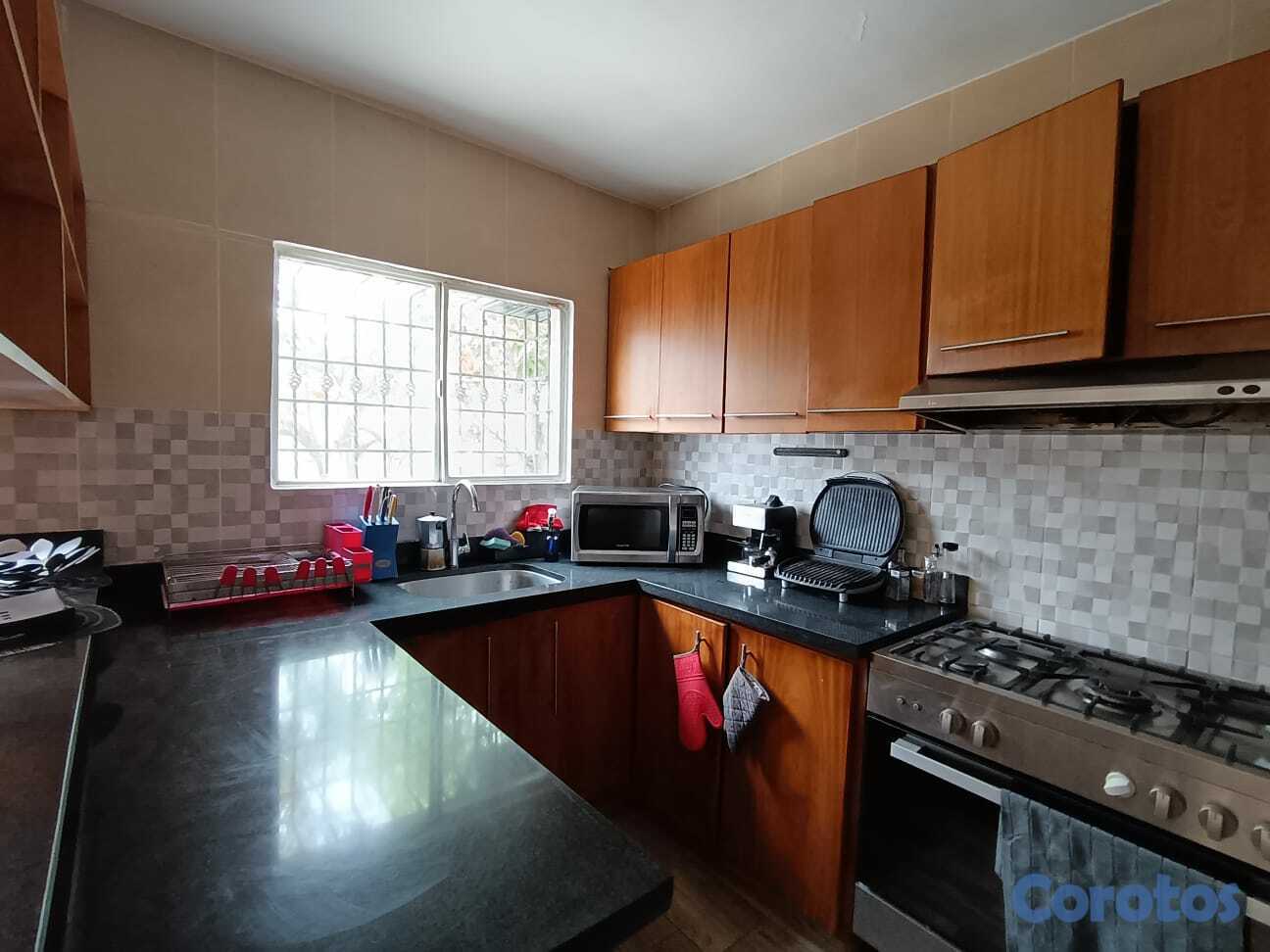 casas - Vendo Casa REMODELADA en LA REPUBLICA DE COLOMBIA, Res. Carmen María, 3 habs., 2 7