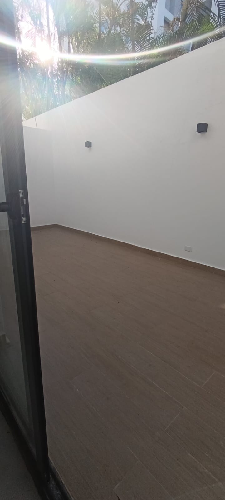 oficinas y locales comerciales - La Julia Excelen Local en Primer nivel con Terraza 4
