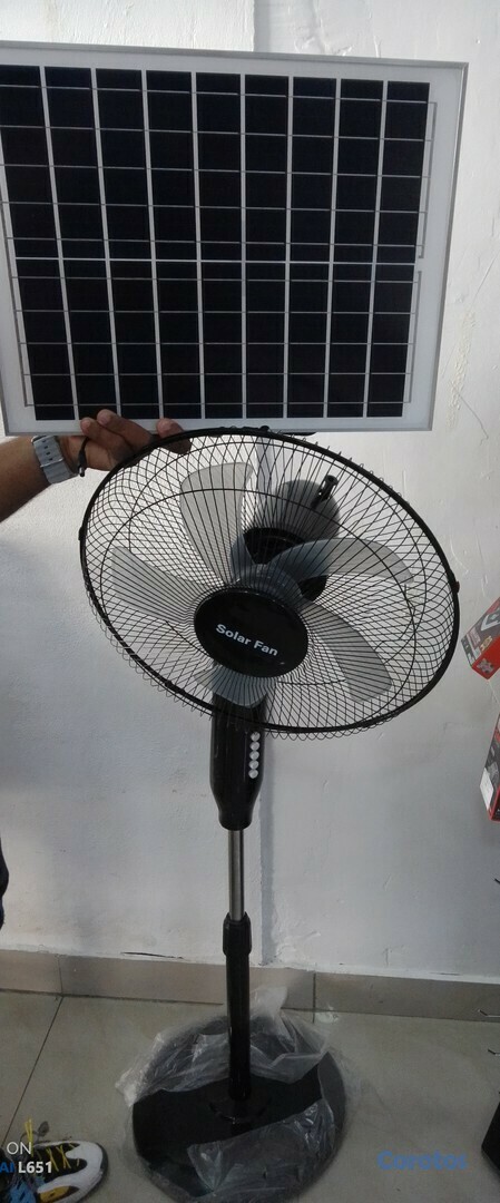 aires acondicionados y abanicos - Abanico solar recargable de pedestal 16 pulgadas con 3 velocidades SLP-2 5