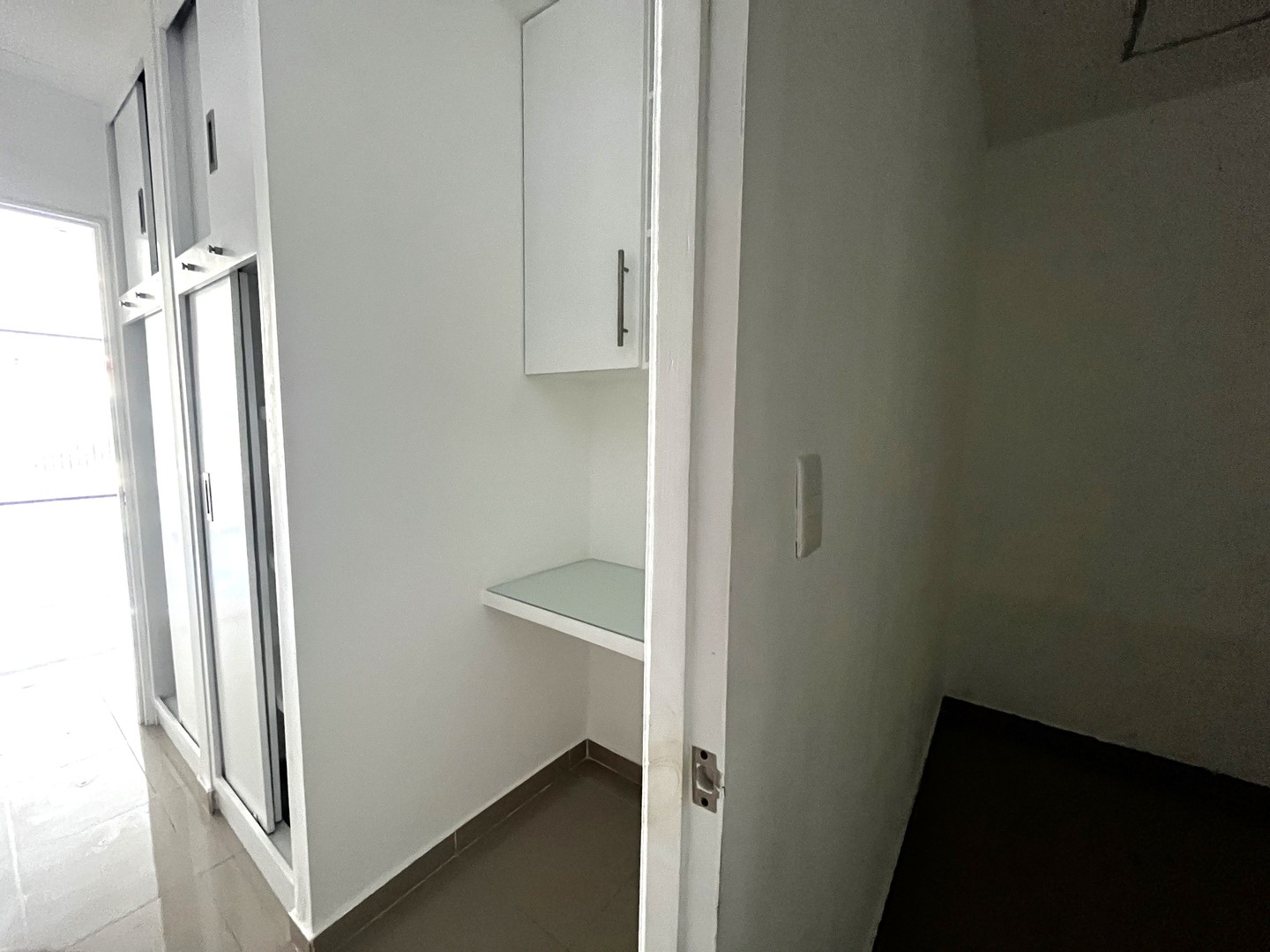 oficinas y locales comerciales - Local Comercial En Alquiler En Piantini De 46 M2 , Segundo Nivel 7