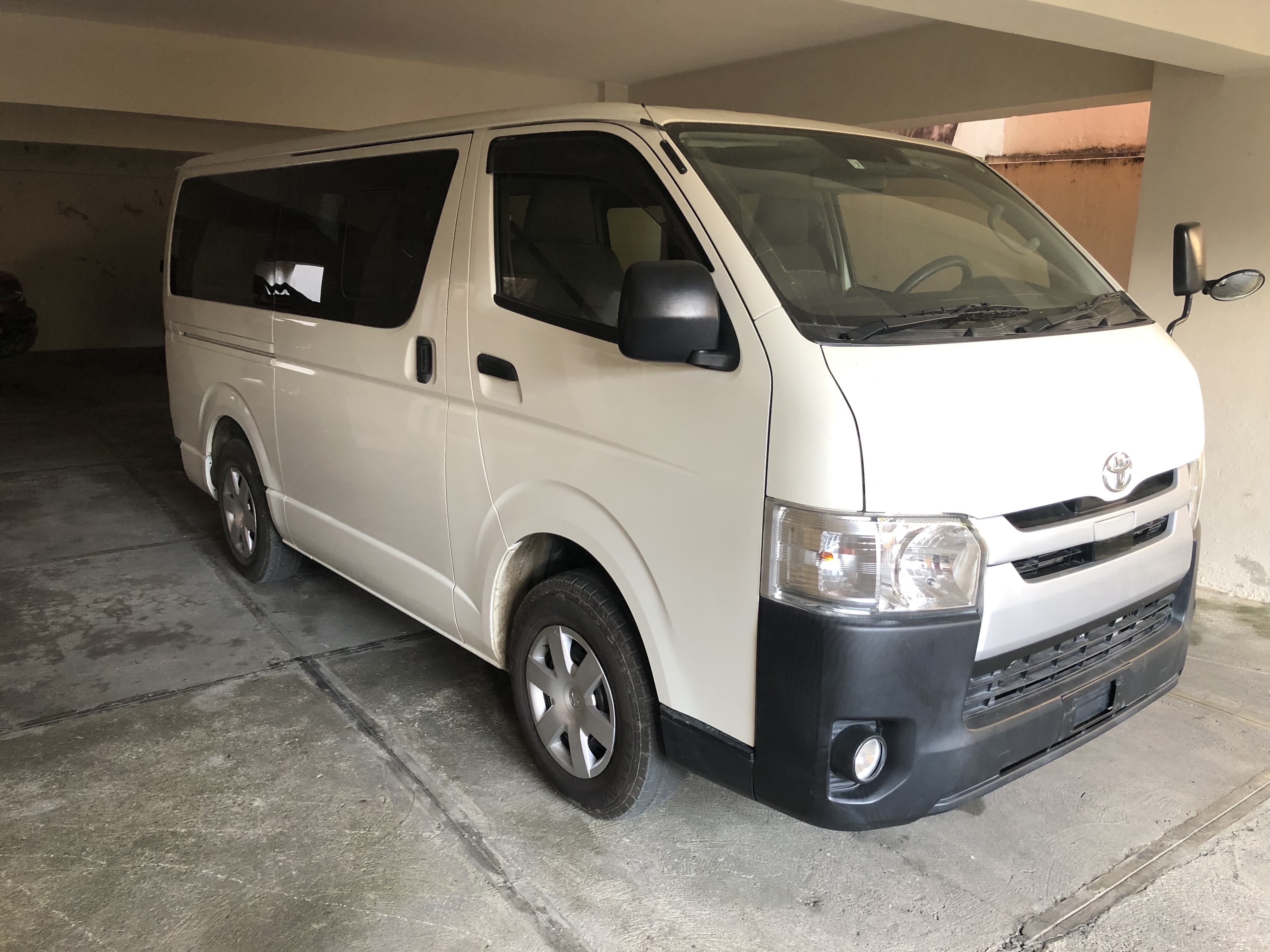 otros vehiculos - Toyota Hiace 2019 4x4 dissel en oferta 1