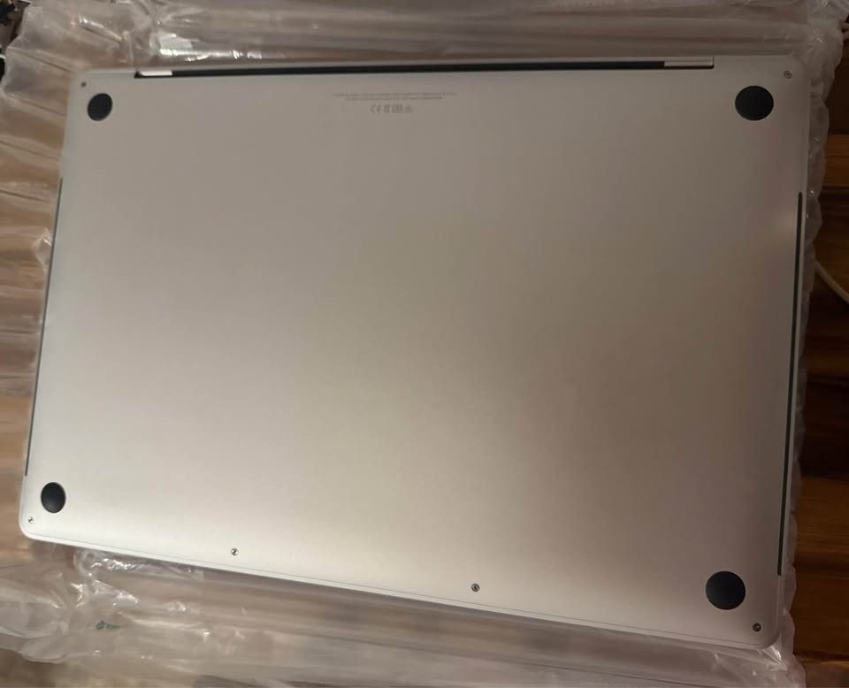 computadoras y laptops - Macbook Pro 16" / I9 / M4 Max / 32Gb RAM / 1000 GB SSD!!! Nueva !!! 2