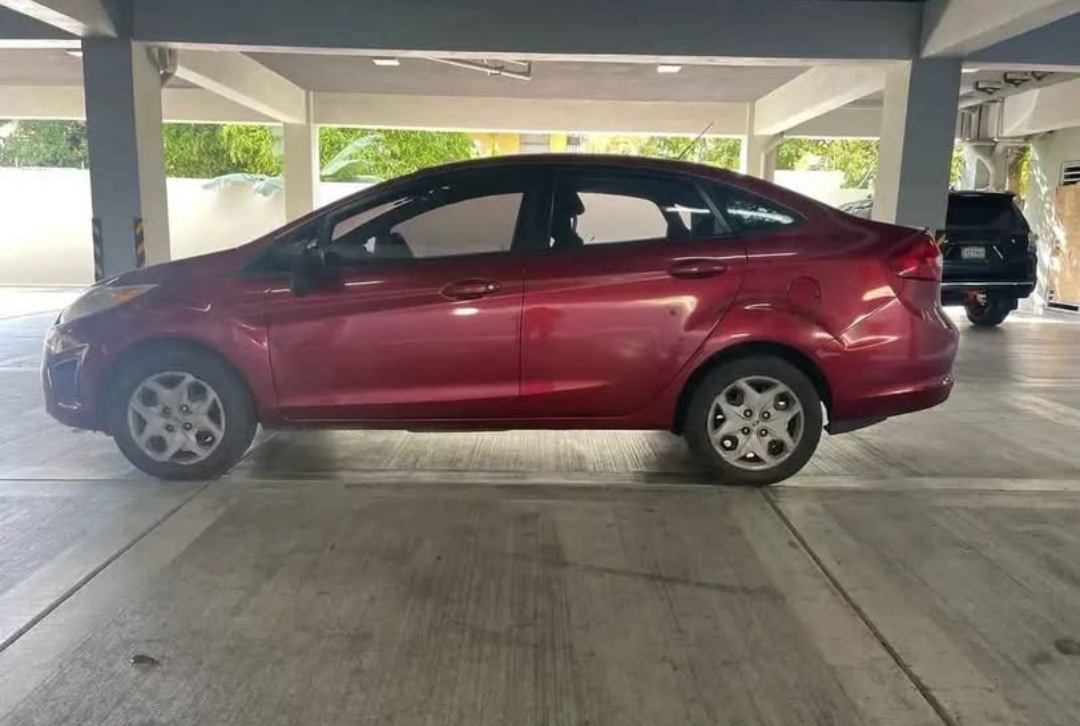carros - Se vende Ford fiesta 2013  3