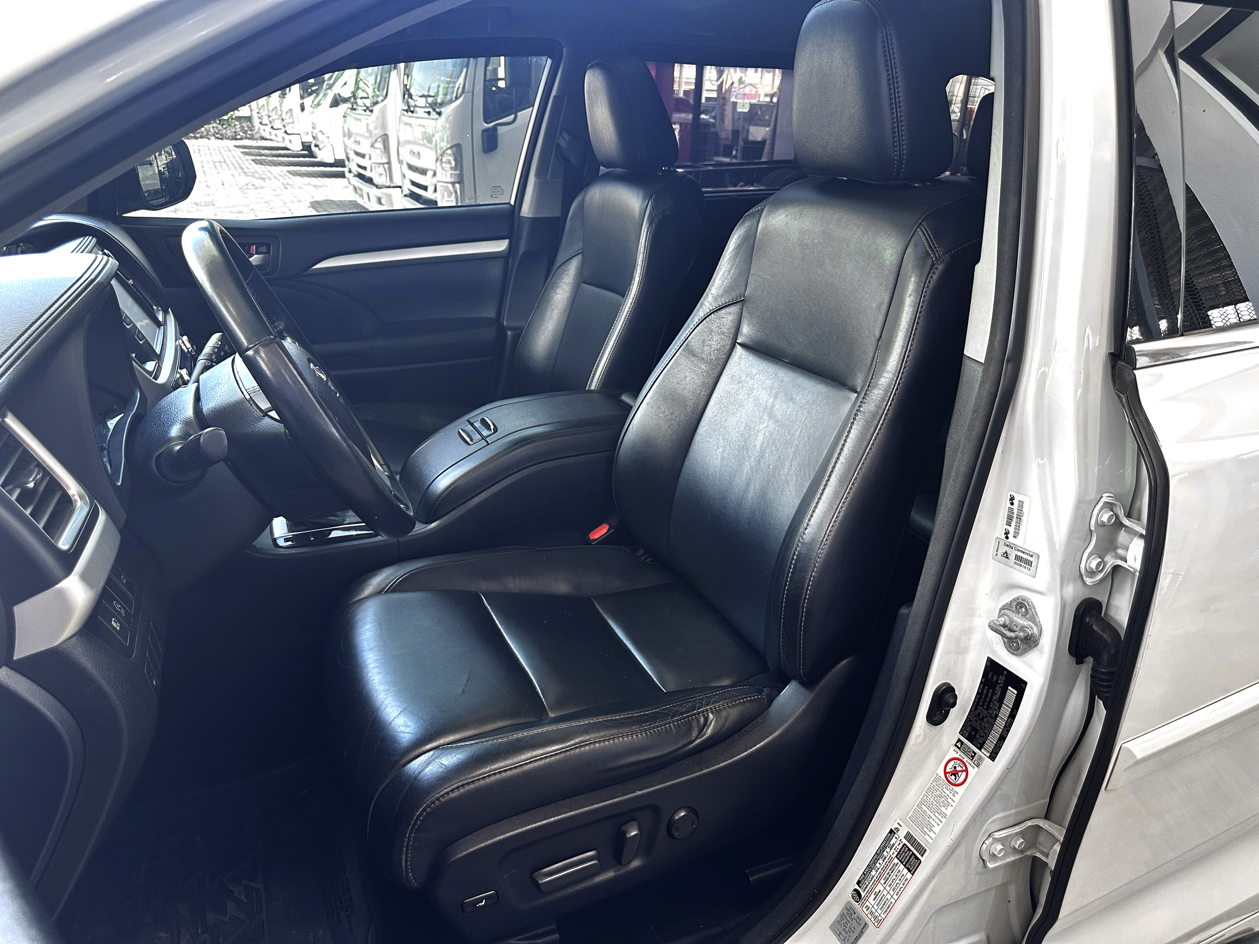 jeepetas y camionetas - Toyota Highlander XLE 2017 5