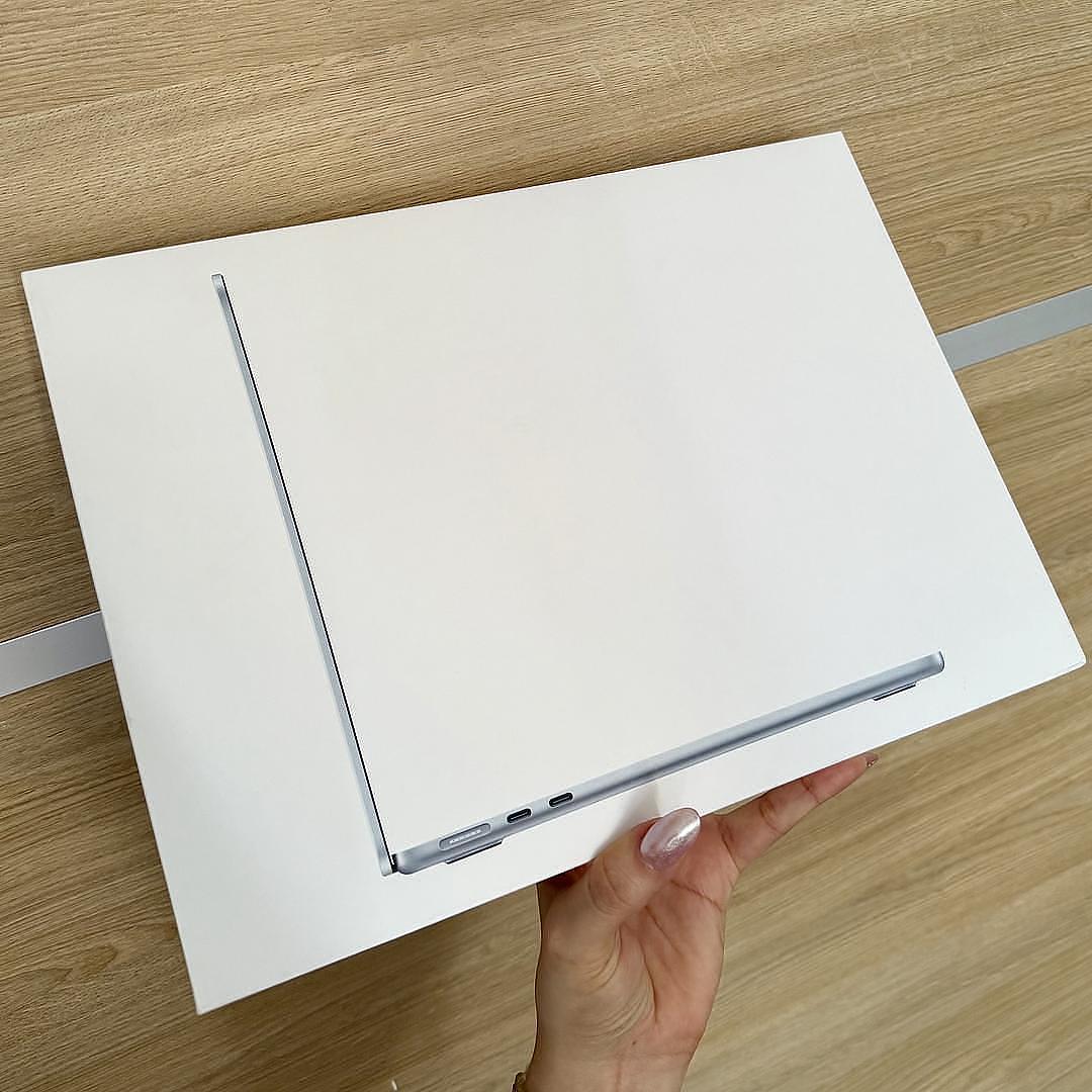computadoras y laptops - MACBOOK AIR 13.6" M4 512GB 16GB RAM SELLADA OFERTA