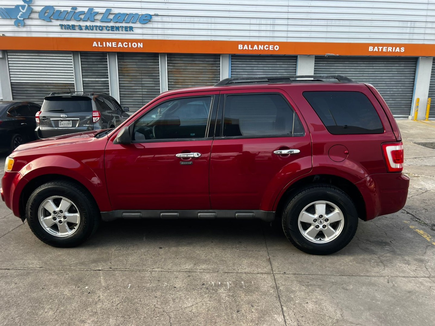 jeepetas y camionetas - Ford Escape 2011
4 Cilindros 
Muy buenas condiciones  4