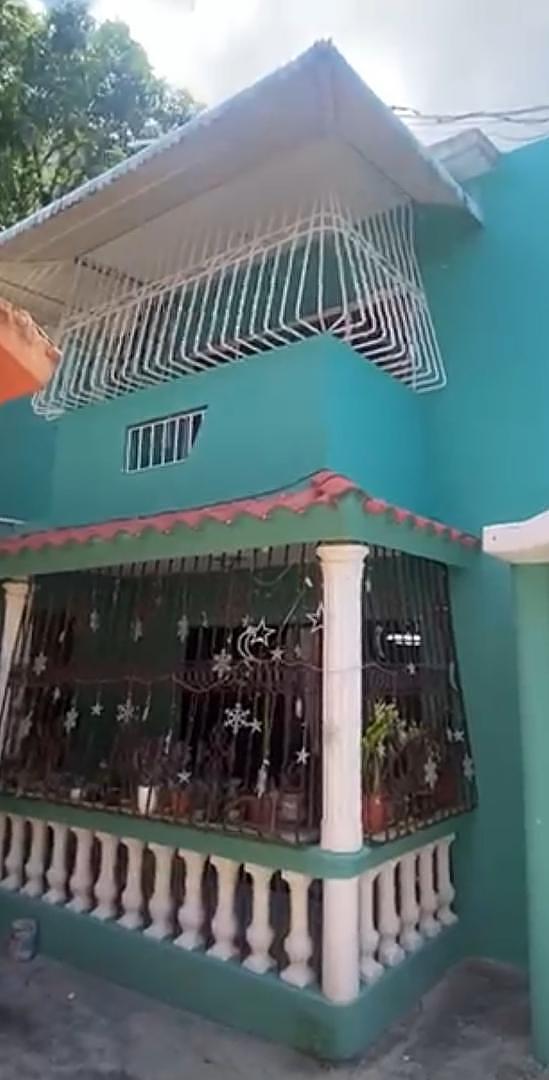 apartamentos - Venta de apartamento en un segundo nivel, en la zona oriental de oportunidad  0