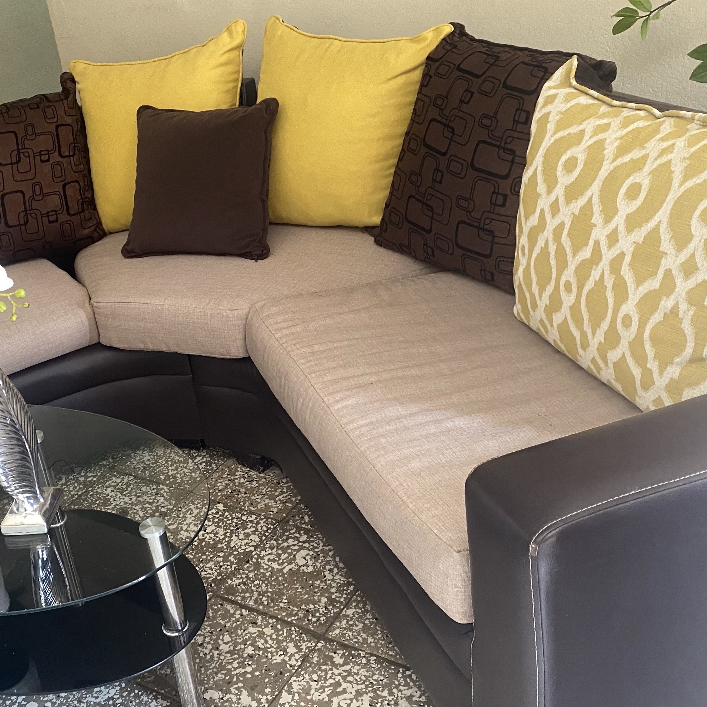 muebles y colchones - Vendo mueble sofá con mesa 