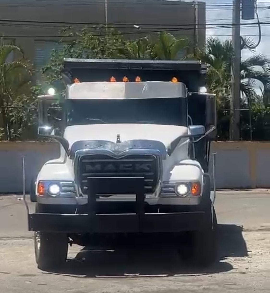 camiones y vehiculos pesados - 🚛 ¡SE VENDE CAMIÓN MACK GRANITE 2007! 💥

 3
