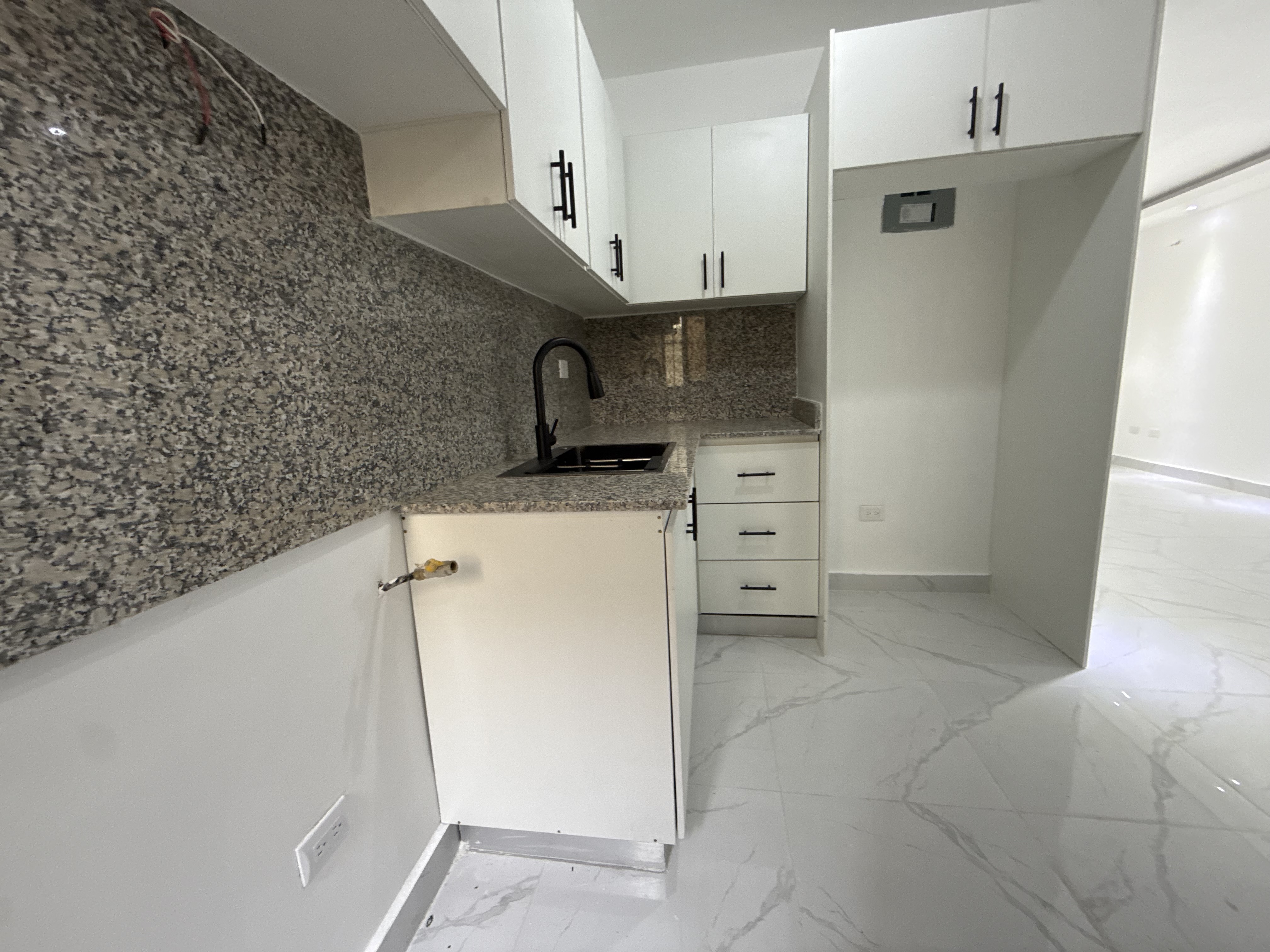 apartamentos - Vendo independencia klm 7 primer nivel 70 mtrs una 2