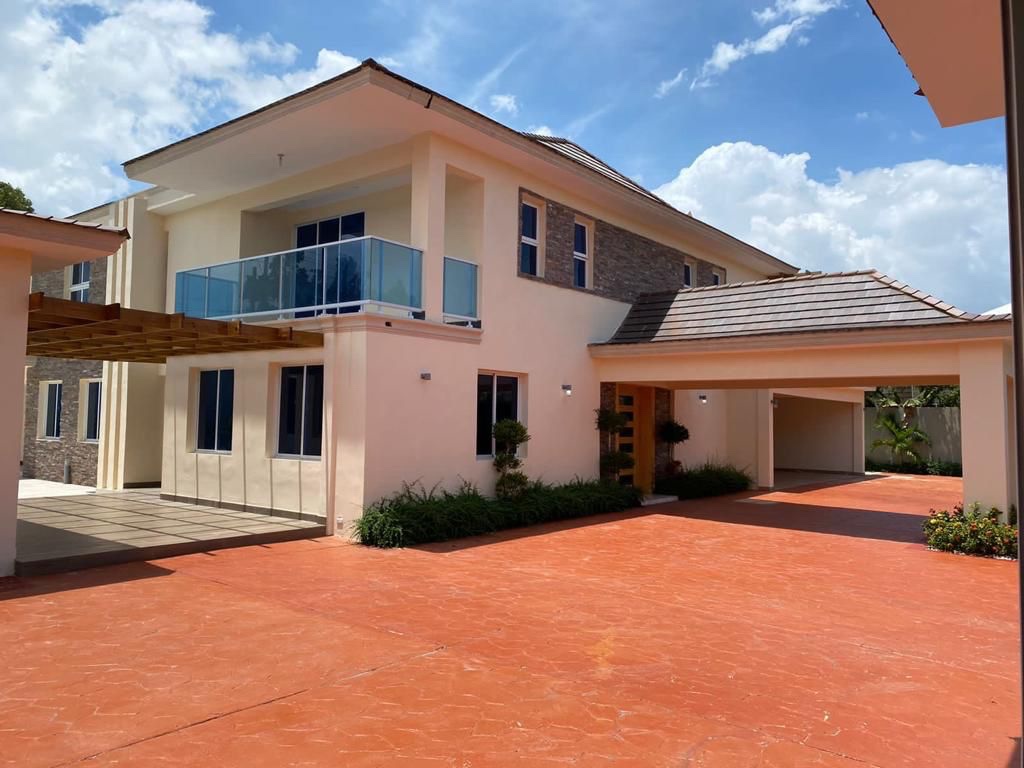 casas - Venta de mansión de lujo con piscina y 1865mts en la avenida España  6