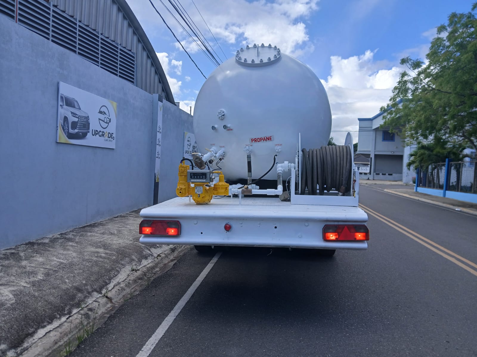 camiones y vehiculos pesados - Camión sinterna GLP capacidad de 5000 7