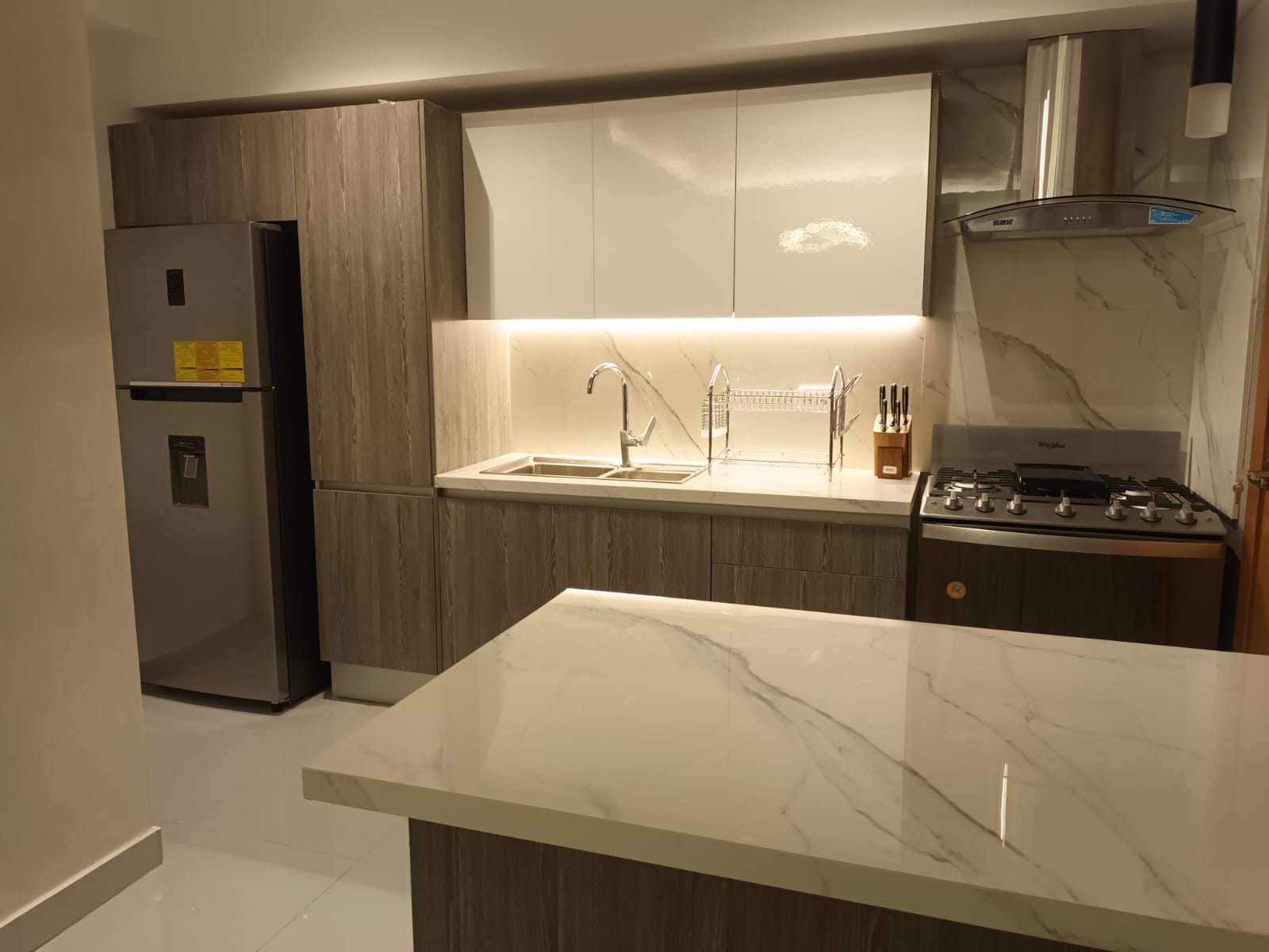 apartamentos - Se alquila apto  naco como nuevo totalmente amuebl 0