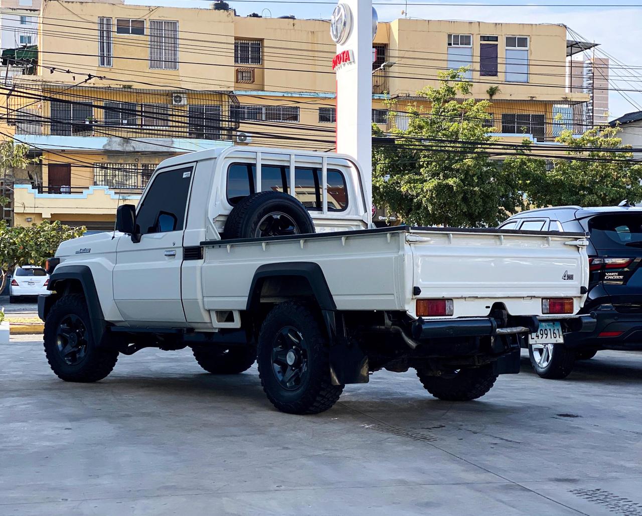 jeepetas y camionetas - Toyota Land Cruiser Serie 70 Pick up 2024  3