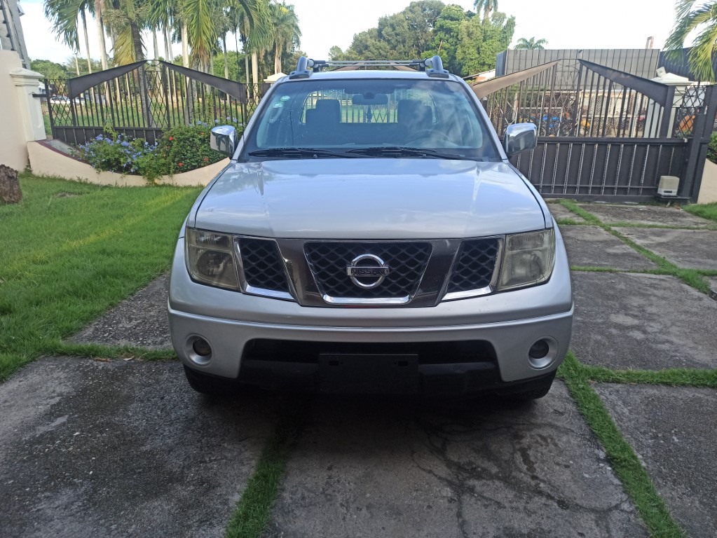 jeepetas y camionetas - Nissan Navara 2013 LE 4x4 Diesel 1