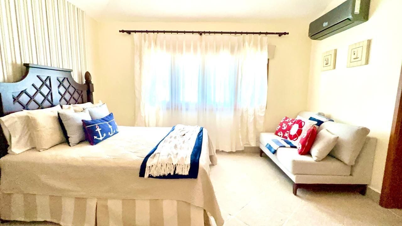 casas vacacionales y villas - Hermosa Villa totalmete remodelada en Juan dolio d 2