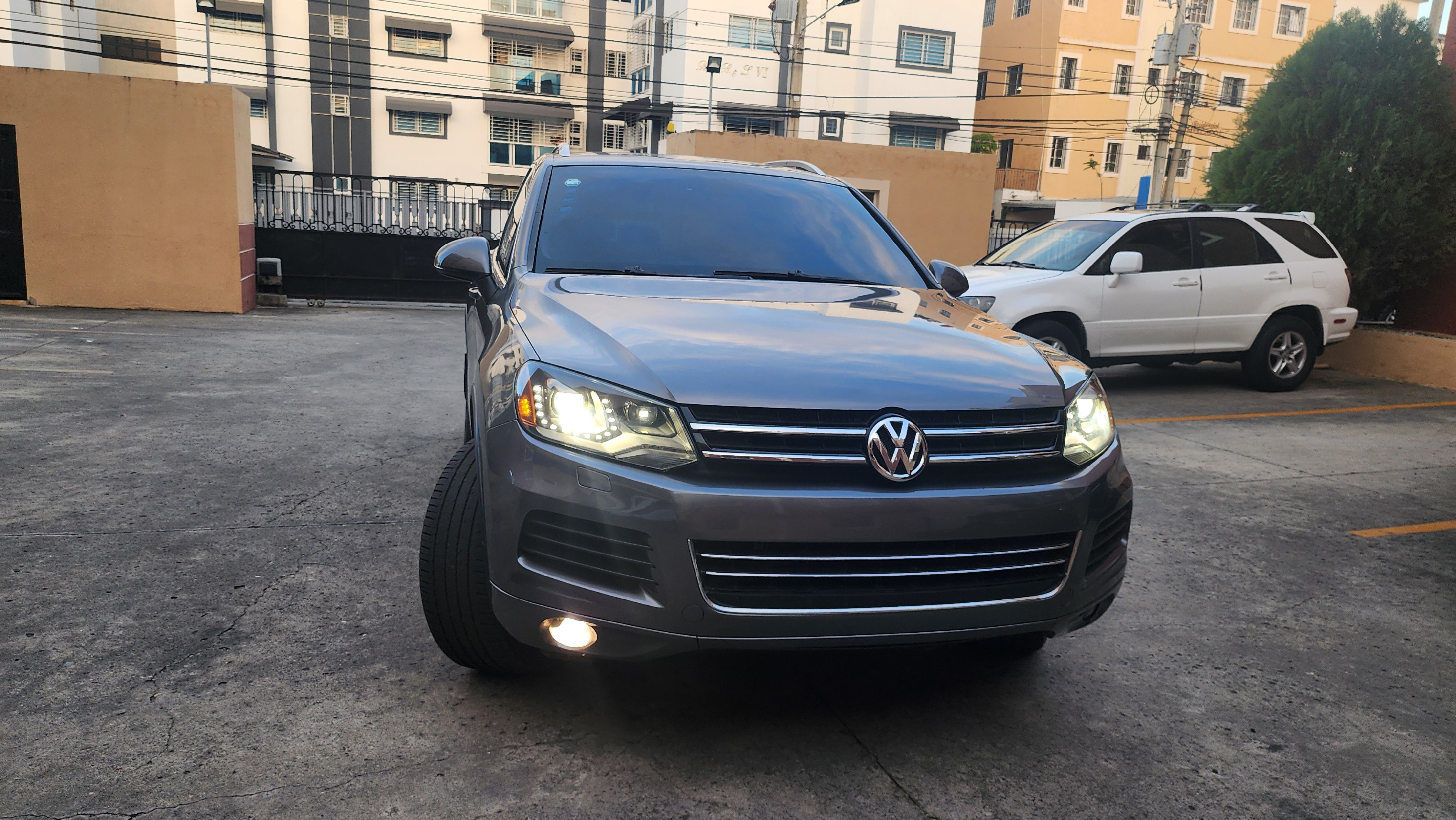 jeepetas y camionetas - volkswagen tuareg 2012 2