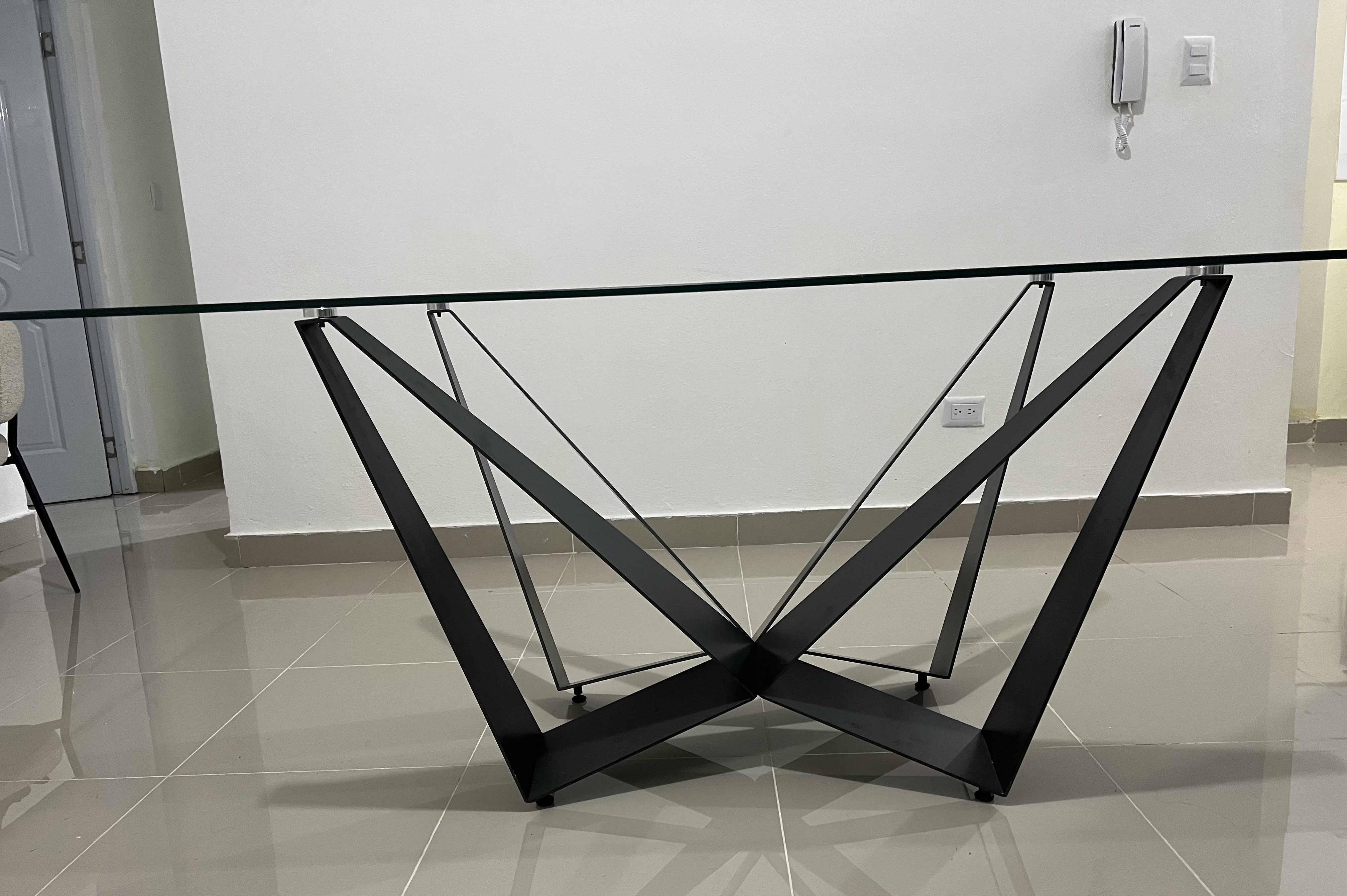 muebles y colchones - Mesa de cristal con base de hierro  4