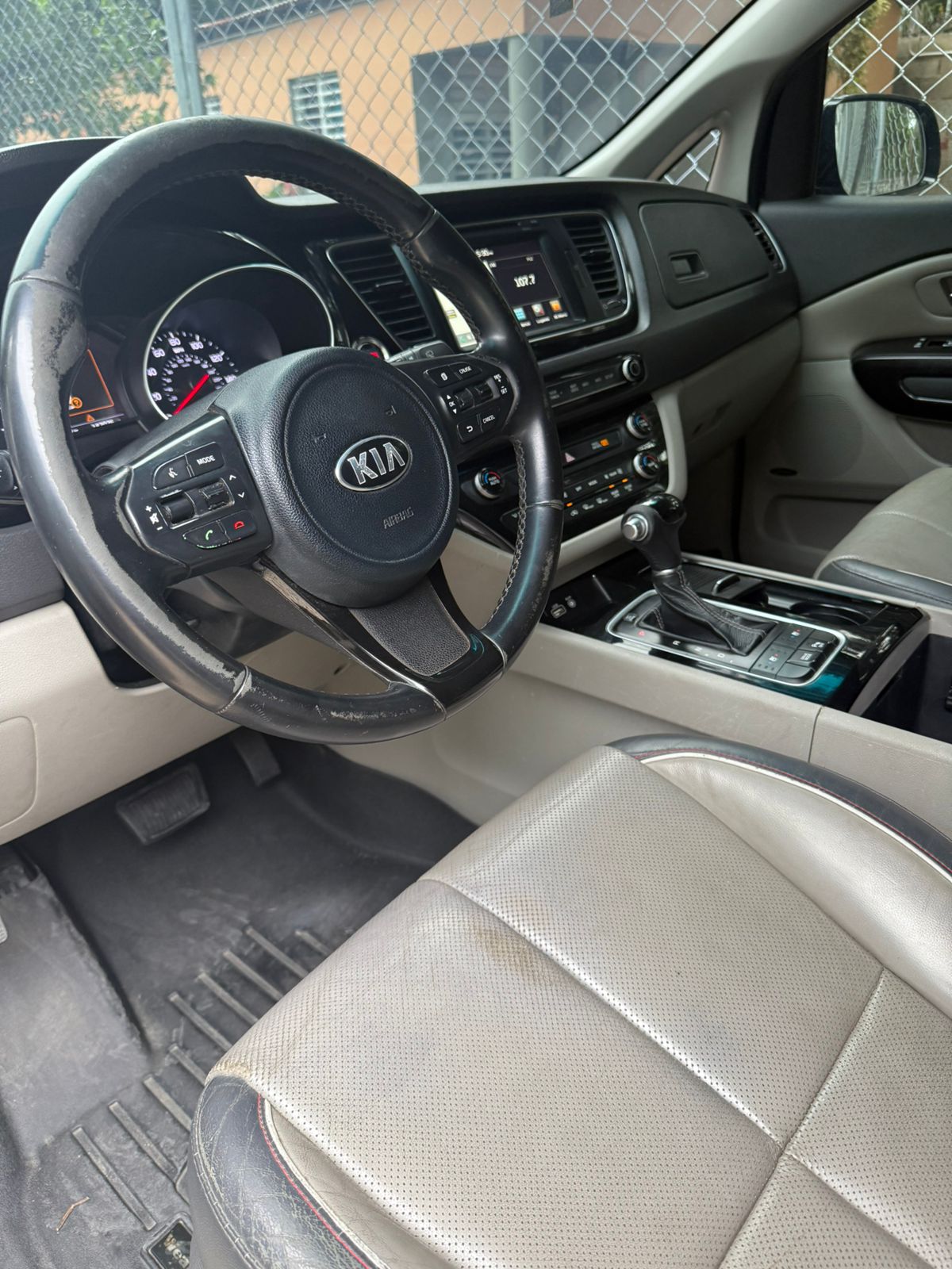 jeepetas y camionetas - kia sedona 2015 3