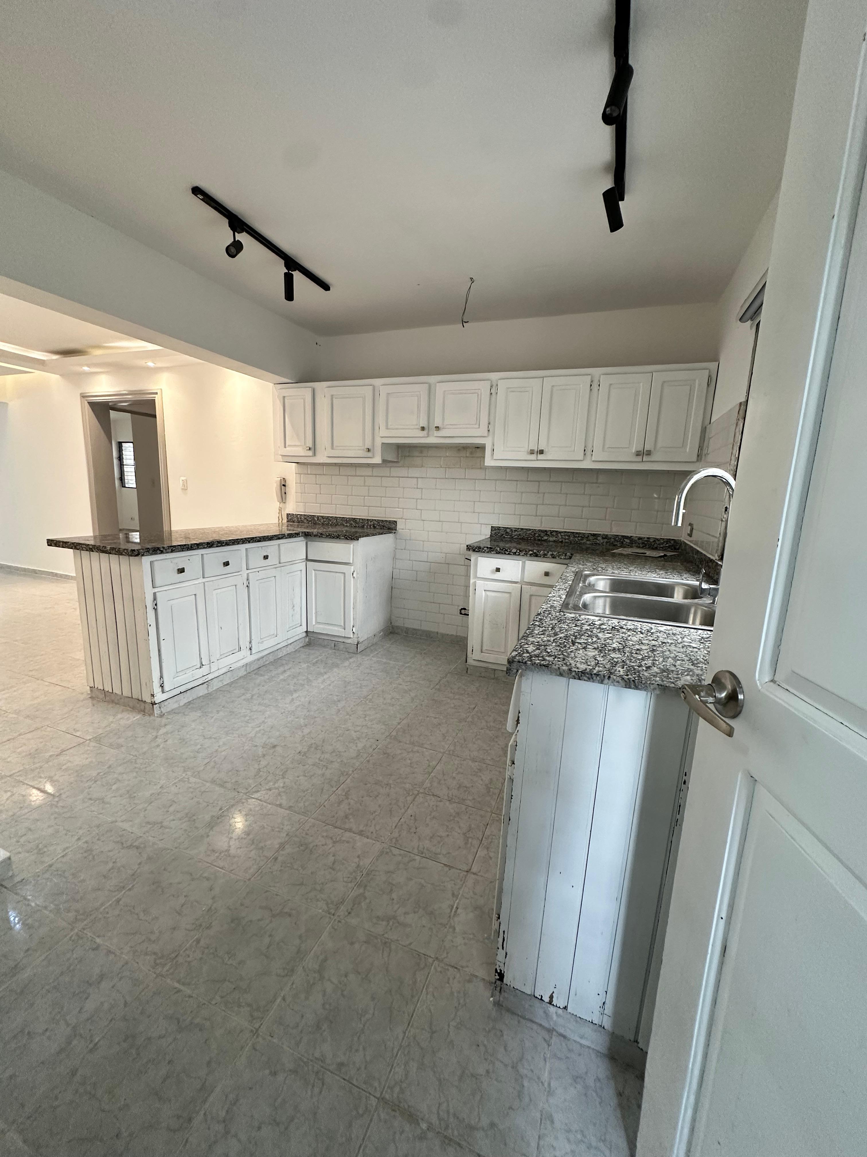apartamentos - Apartamento de 2 Habitaciones 1.5 Baños en venta 3