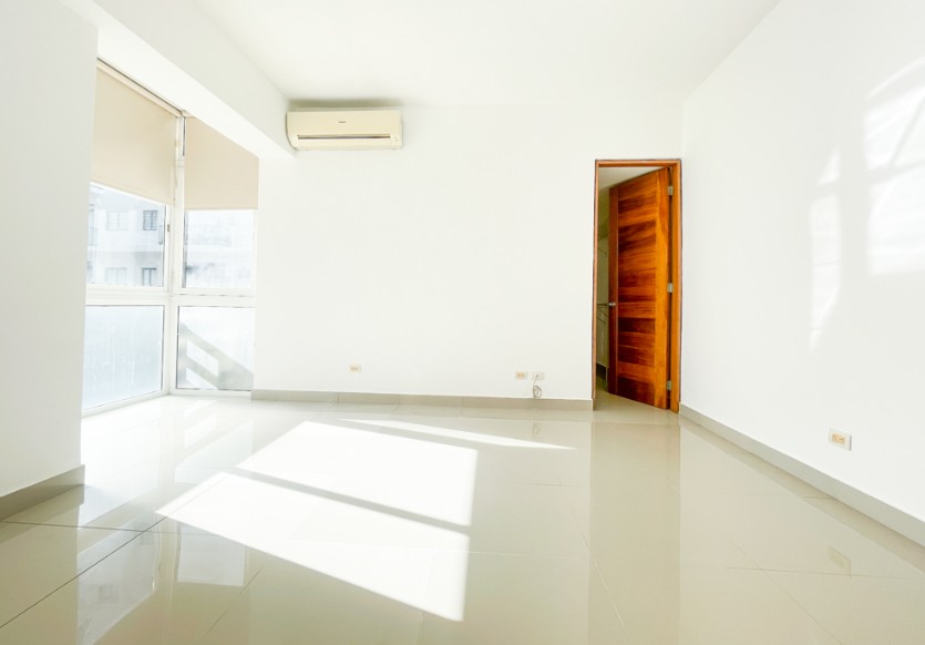 apartamentos - Alquiler de APartamento en Naco con Linea Blanca 8
